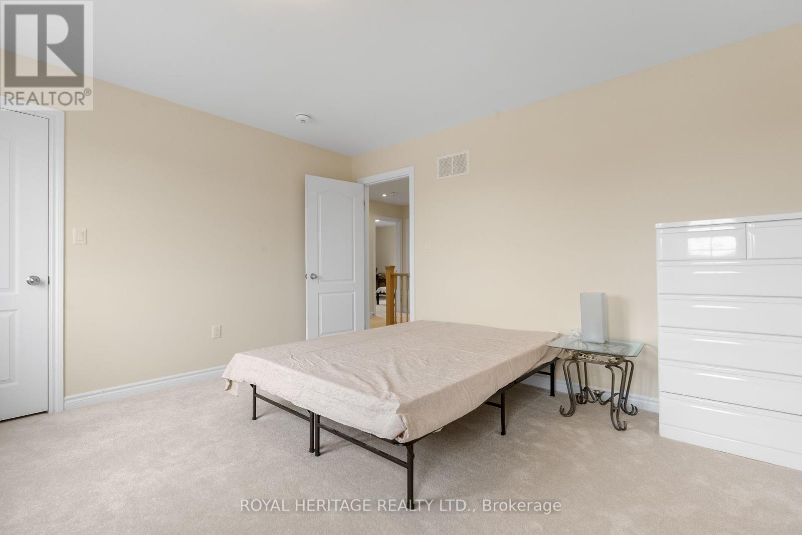 141 Springdale Drive, Kawartha Lakes, Ontario  K9V 0N1 - Photo 22 - X12129483