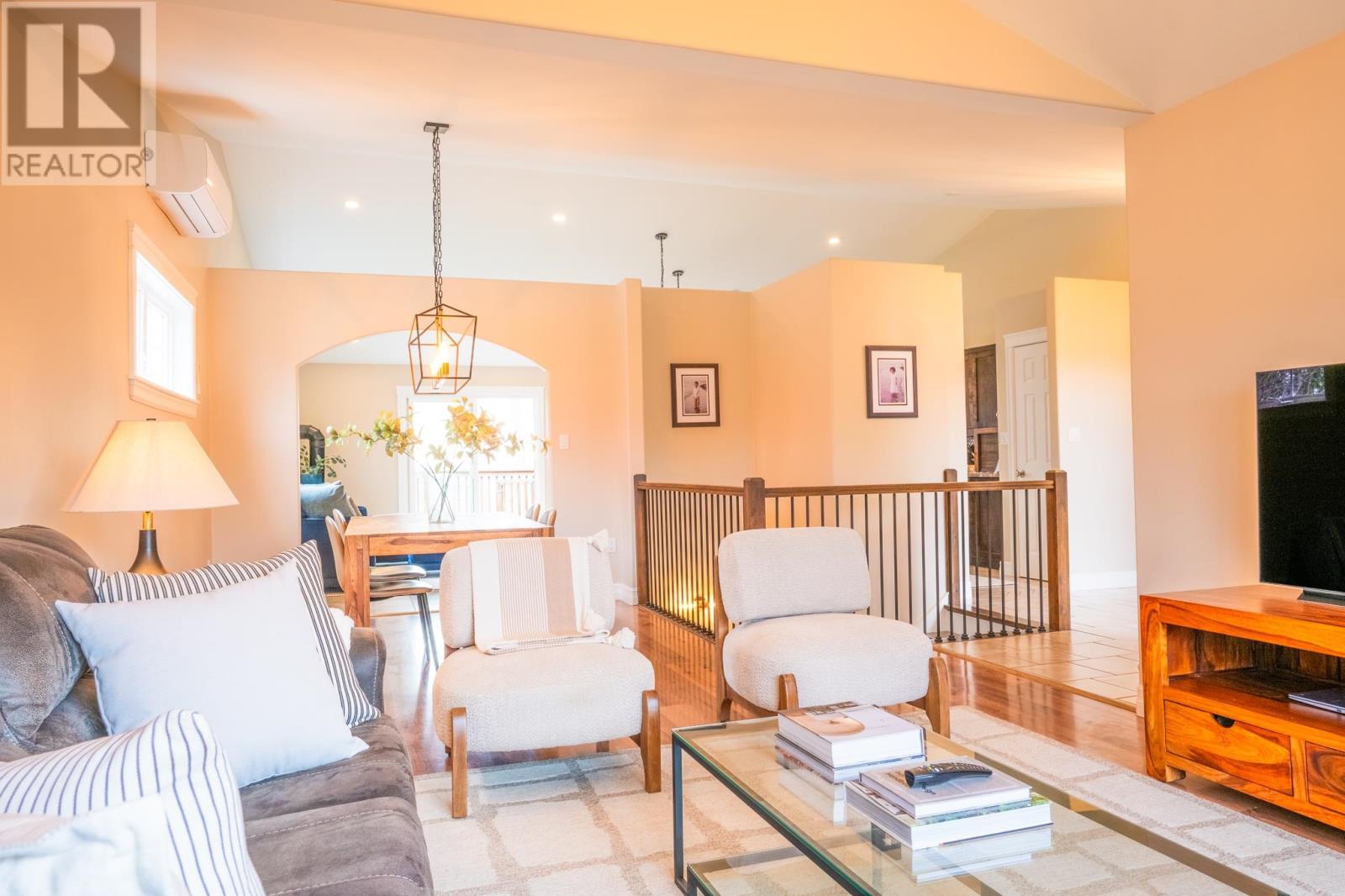 Property at 29 ALDERWOOD Avenue image 5