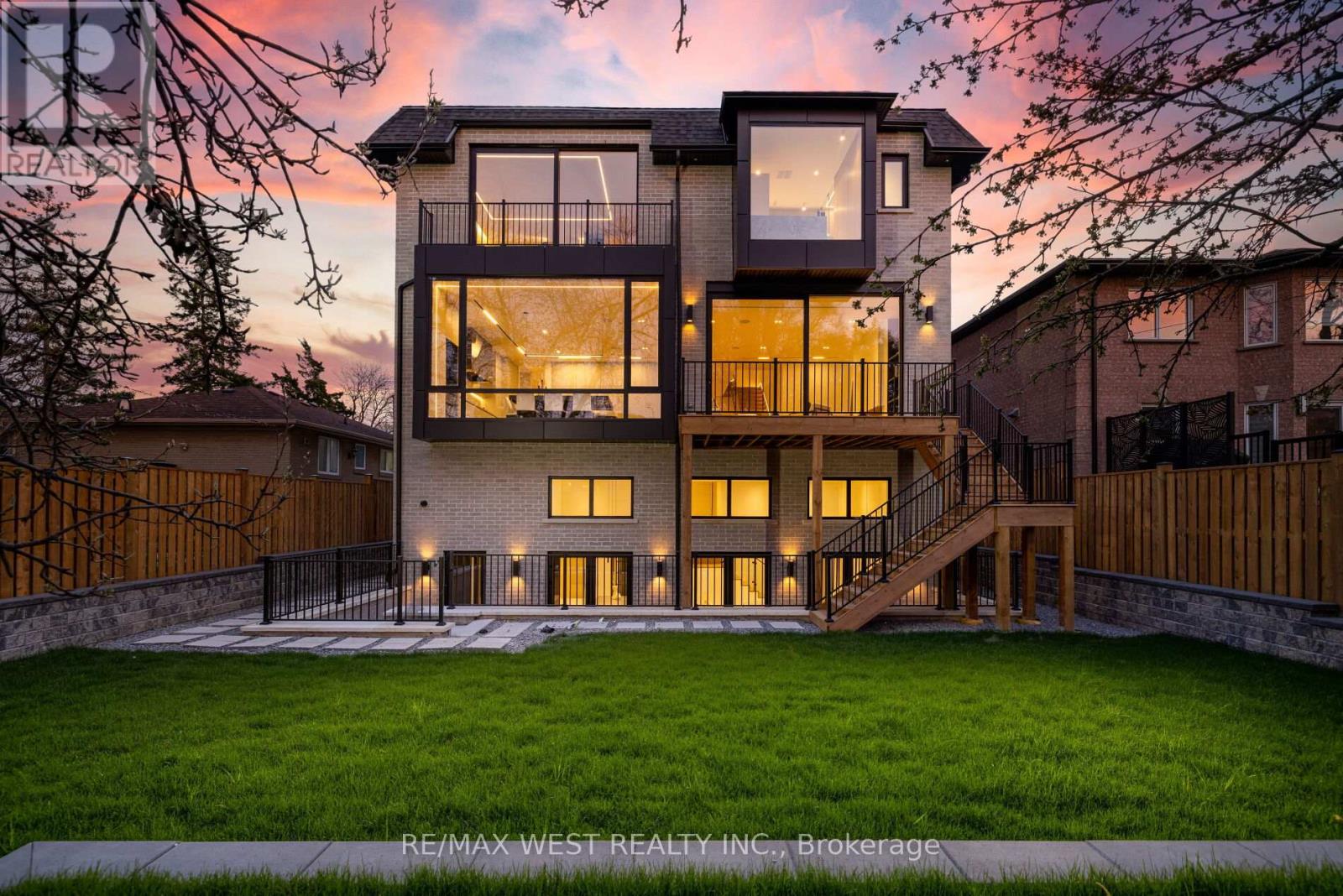 Property at 310 PATRICIA AVENUE image 3
