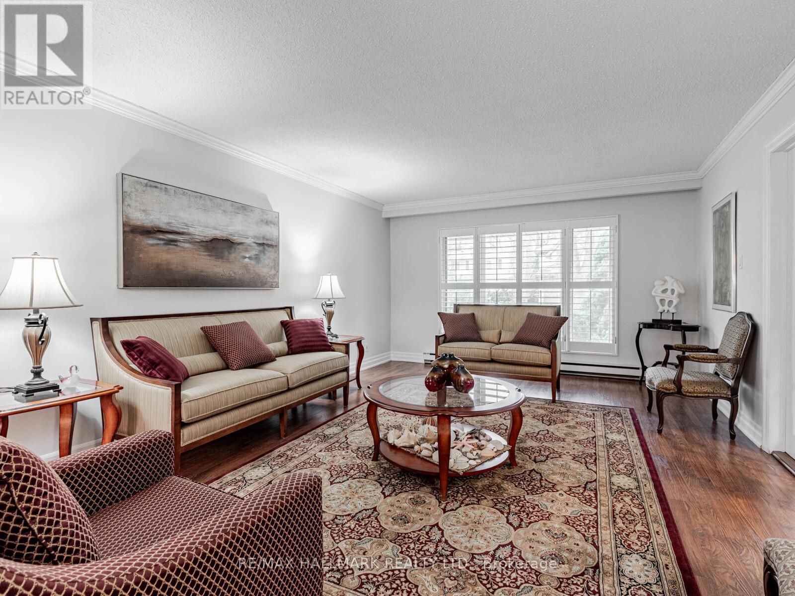 85 Ames Circle, Toronto (Banbury-Don Mills), Ontario  M3B 3C2 - Photo 5 - C12129498