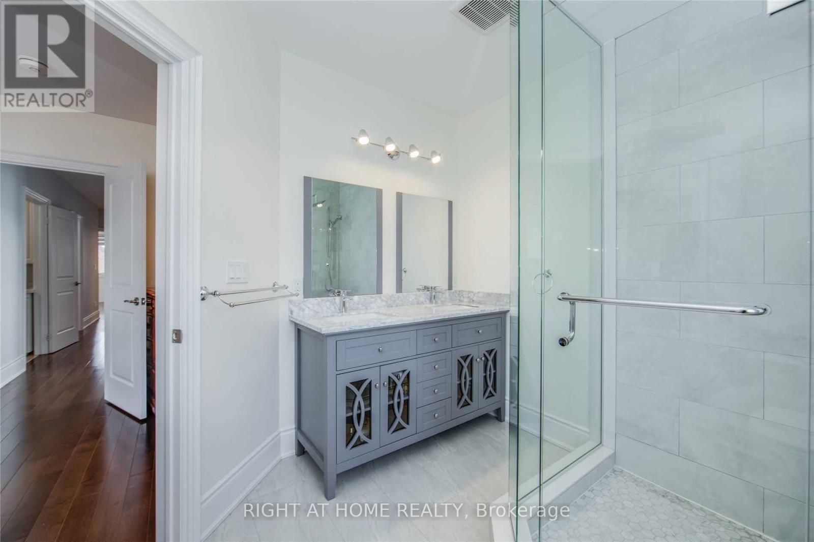 Main - 484 Donlands Avenue, Toronto, Ontario  M4J 3S6 - Photo 12 - E12129438