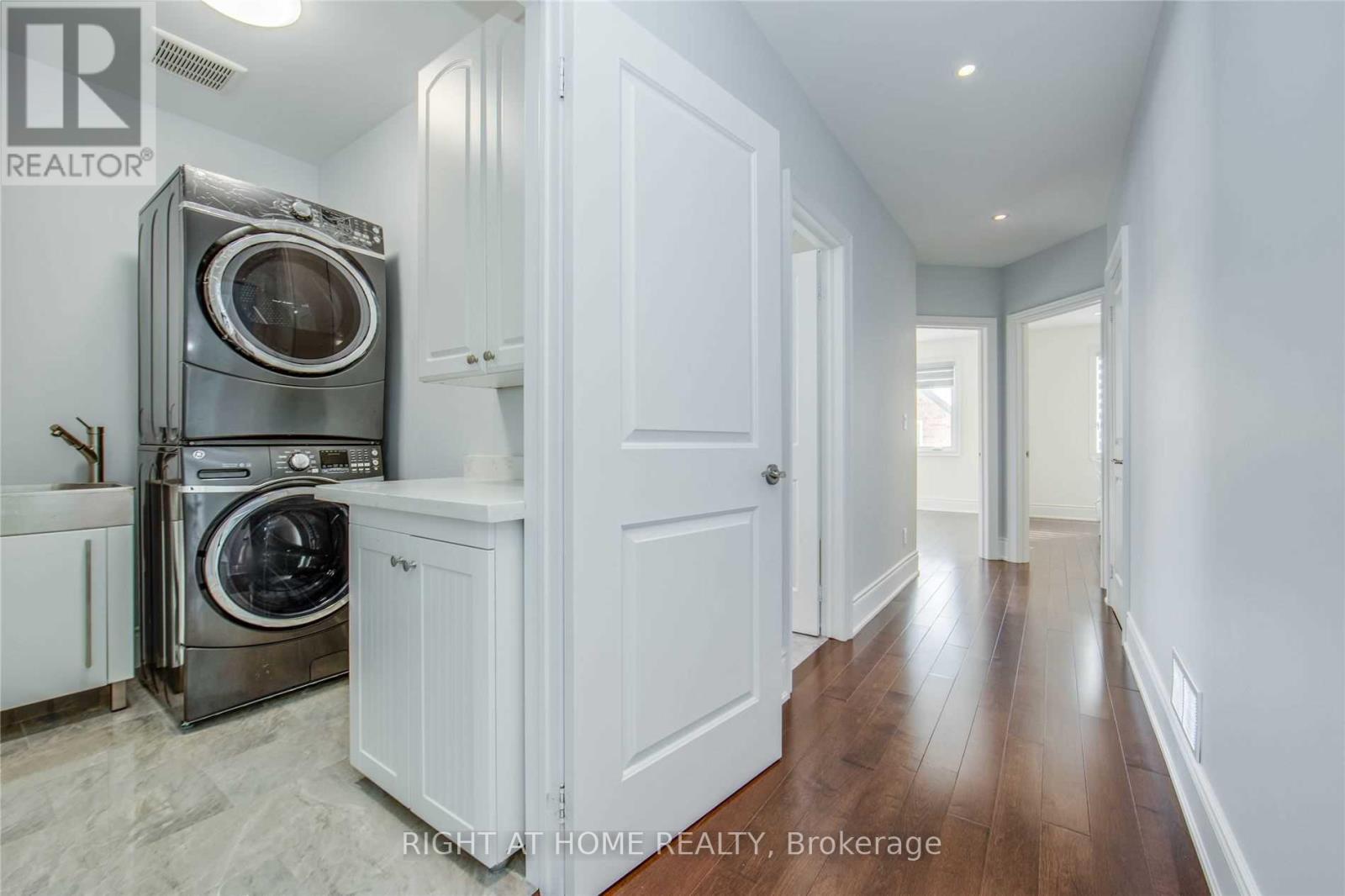 Main - 484 Donlands Avenue, Toronto, Ontario  M4J 3S6 - Photo 22 - E12129438