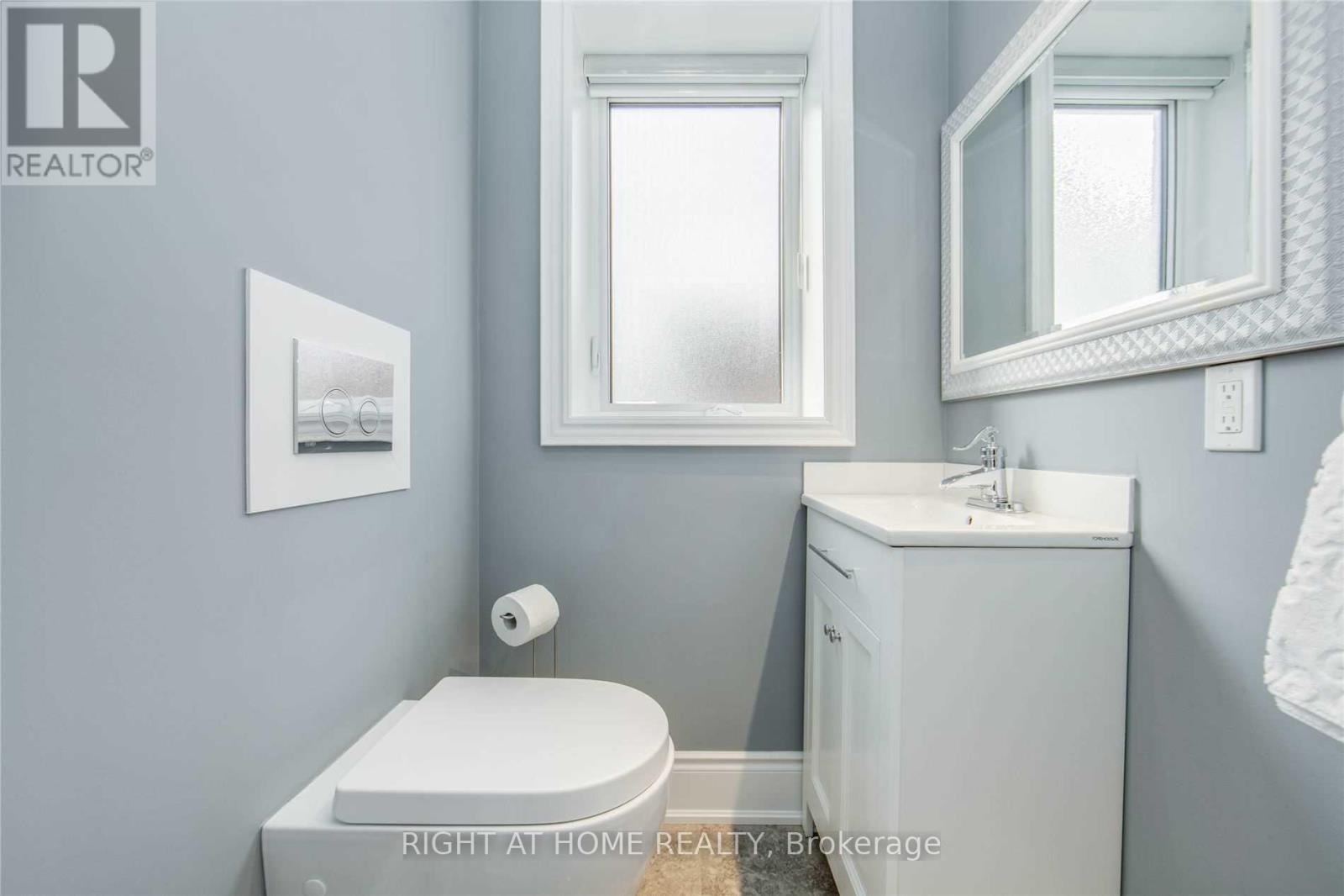 Main - 484 Donlands Avenue, Toronto, Ontario  M4J 3S6 - Photo 9 - E12129438