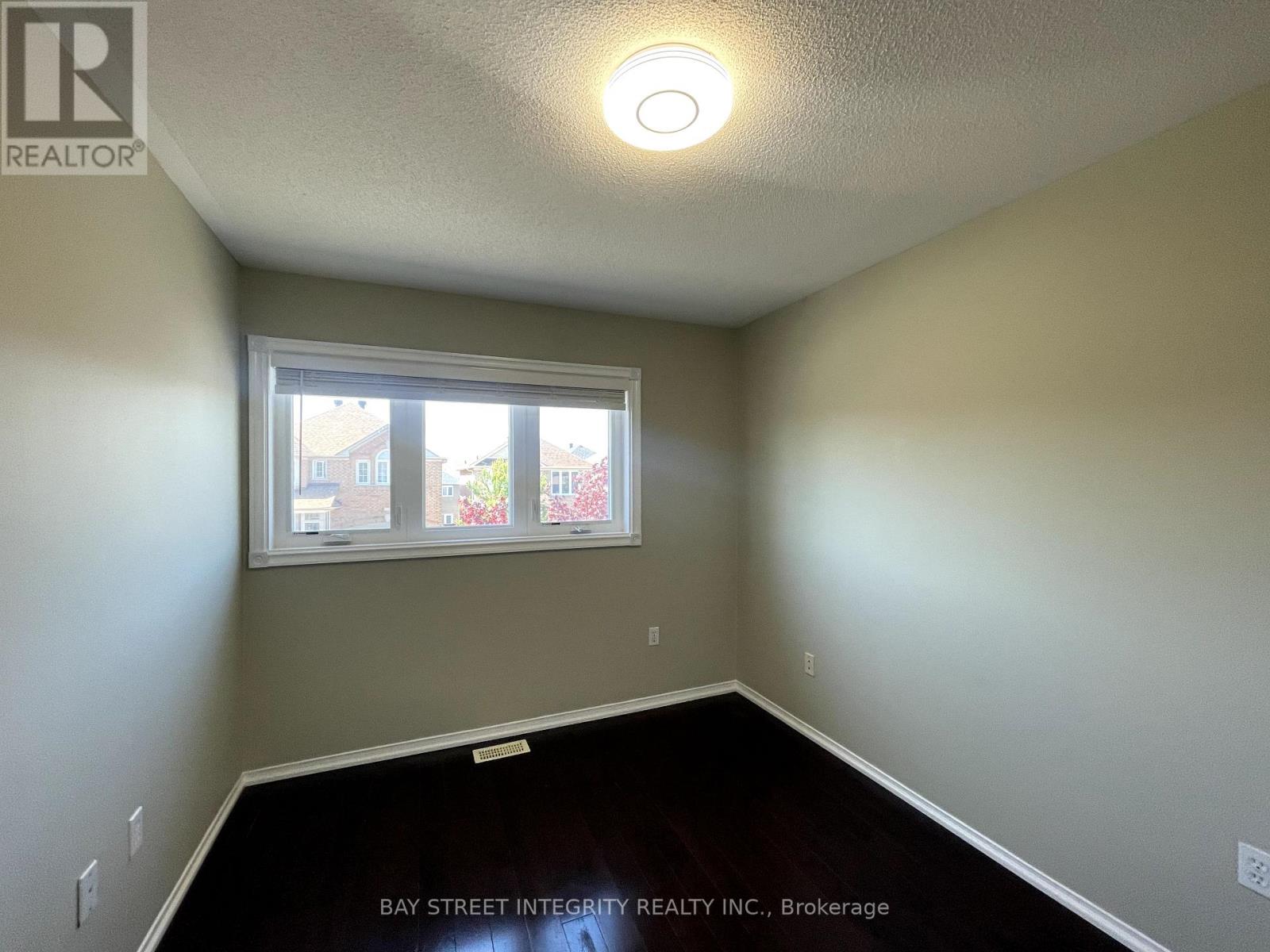 111 Madison Heights Boulevard, Markham, Ontario  L6C 2E3 - Photo 16 - N12129433