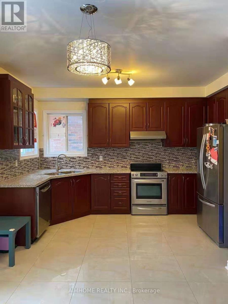61 Ten Oaks Boulevard, Vaughan (Patterson), Ontario  L4K 5G3 - Photo 5 - N12129443