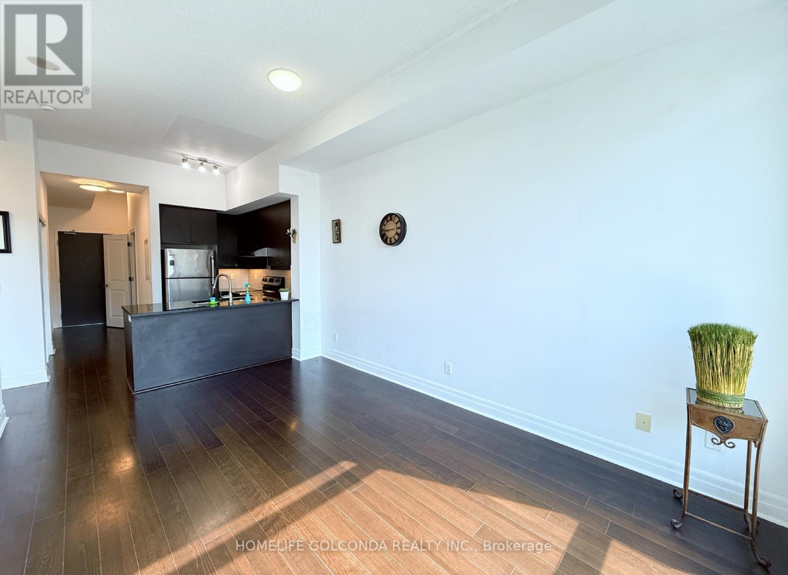 215 - 8130 Birchmount Road, Markham (Unionville), Ontario  L6G 0E4 - Photo 11 - N12129447