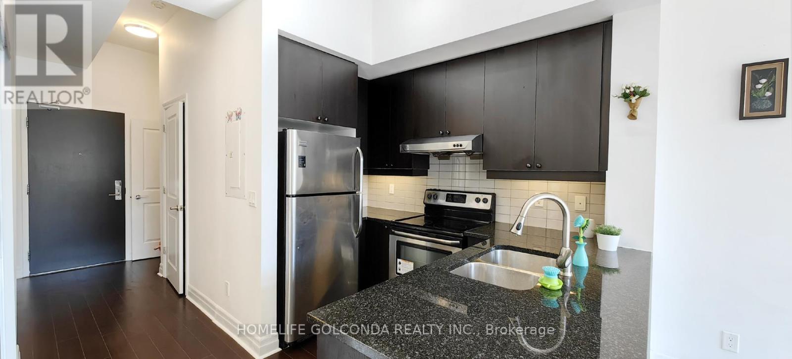 215 - 8130 Birchmount Road, Markham (Unionville), Ontario  L6G 0E4 - Photo 4 - N12129447