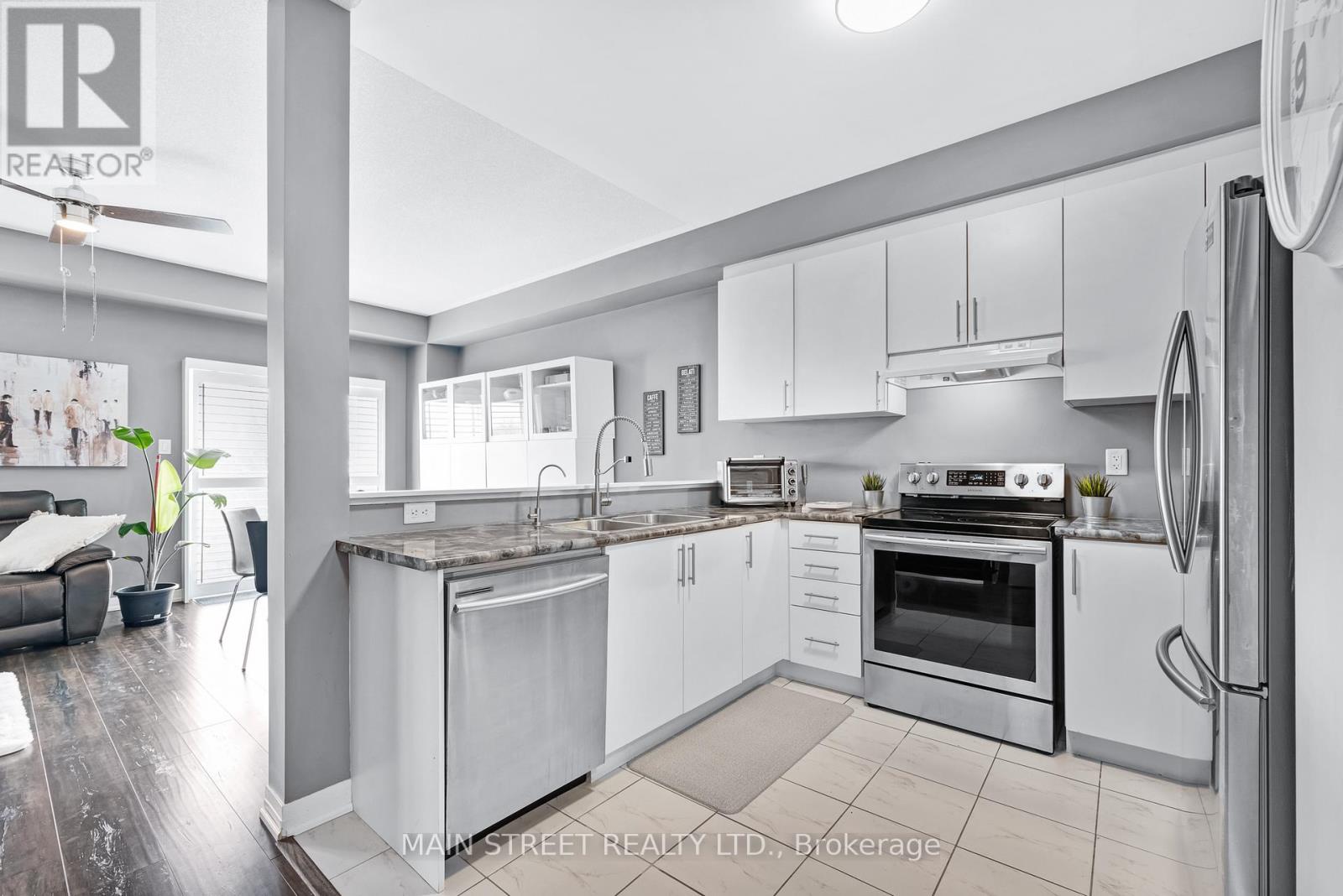 Property at 7 BEDFORD ESTATES CRESCENT image 4