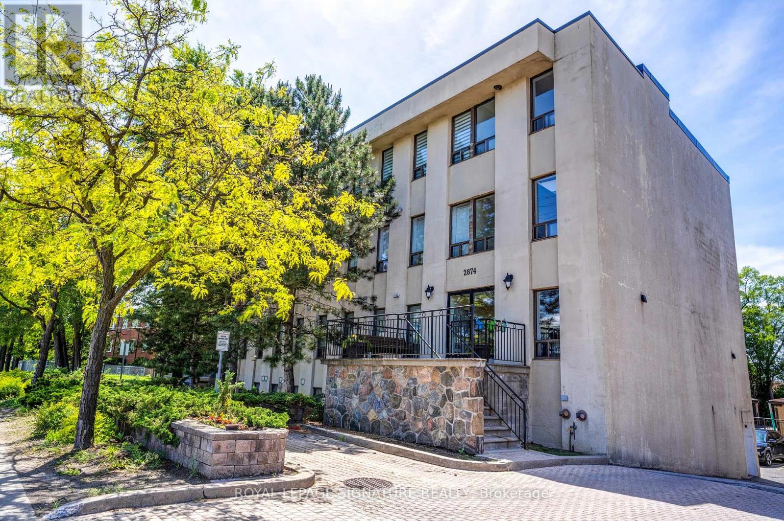 304 - 2874 KEELE STREET, Toronto, Ontario