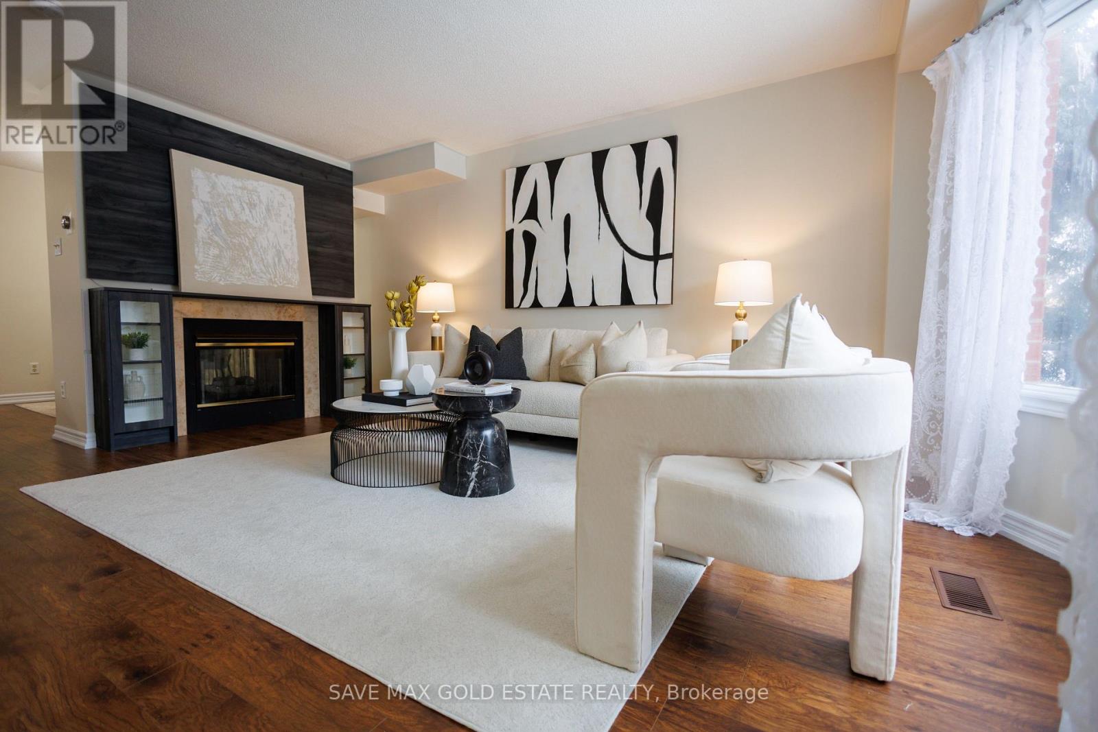 108 Glenashton Drive, Oakville, Ontario  L6H 6G3 - Photo 4 - W12129441
