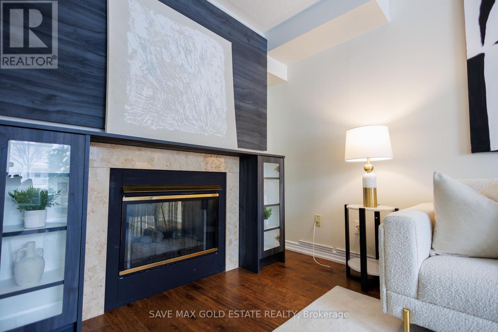 108 Glenashton Drive, Oakville, Ontario  L6H 6G3 - Photo 6 - W12129441
