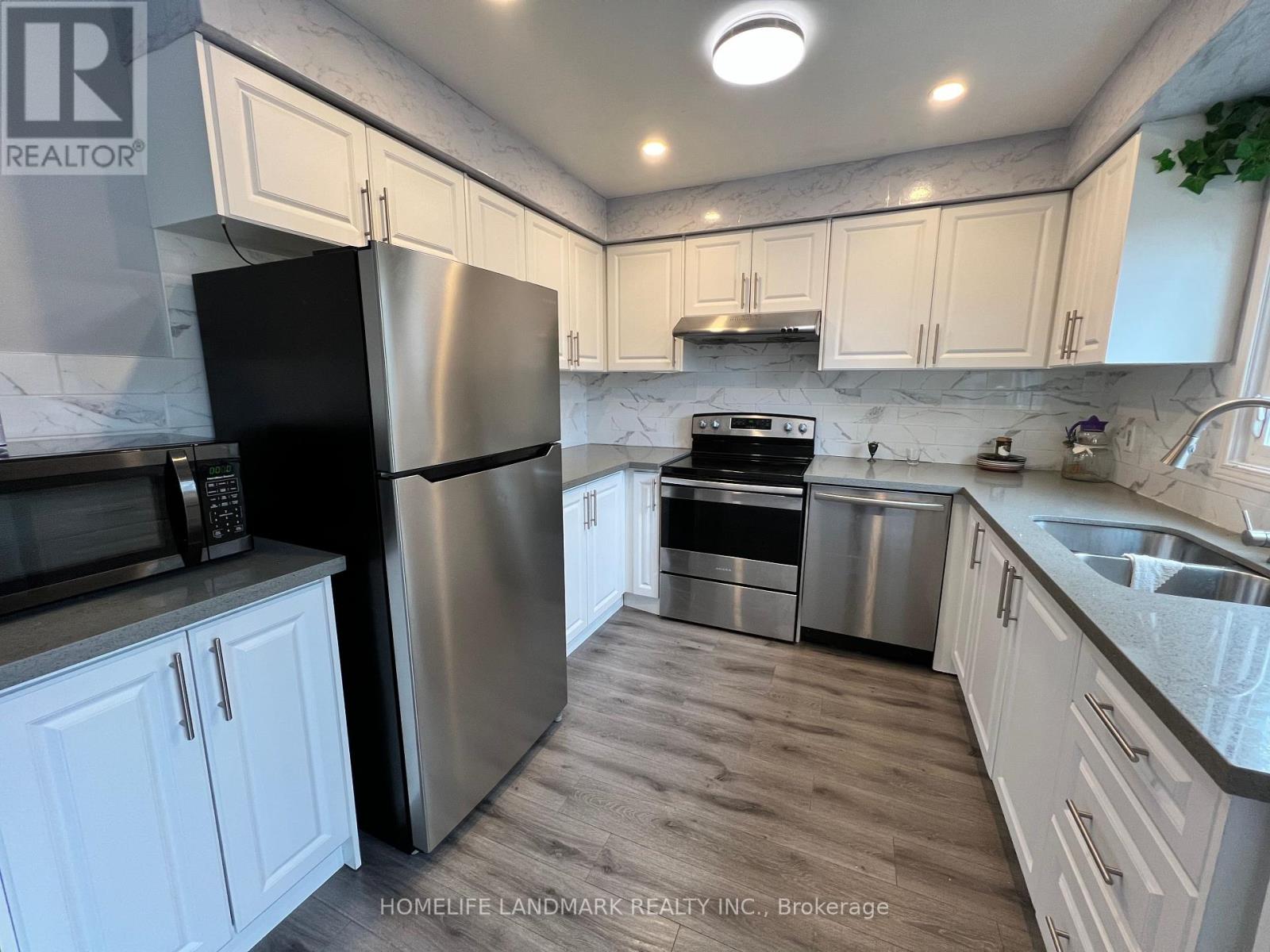 1275 Valerie Crescent, Oakville, Ontario  L6J 7E7 - Photo 4 - W12129448