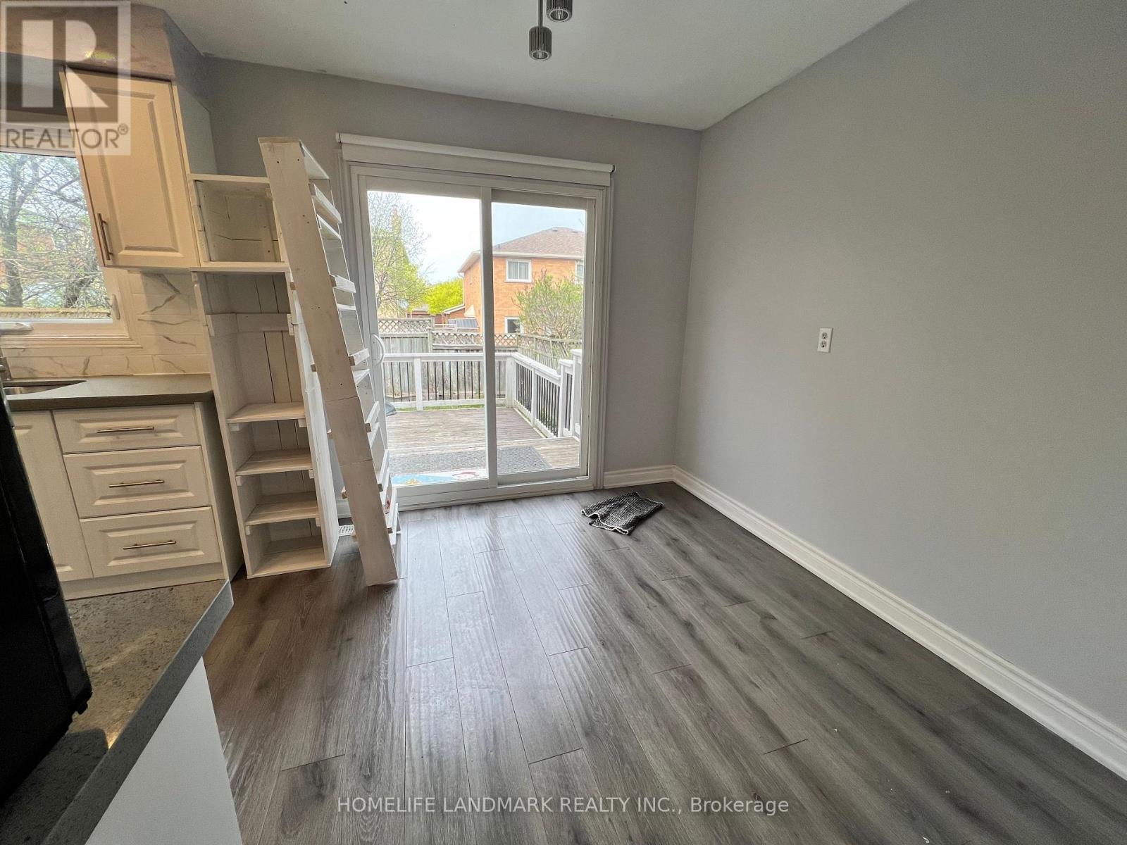 1275 Valerie Crescent, Oakville, Ontario  L6J 7E7 - Photo 5 - W12129448