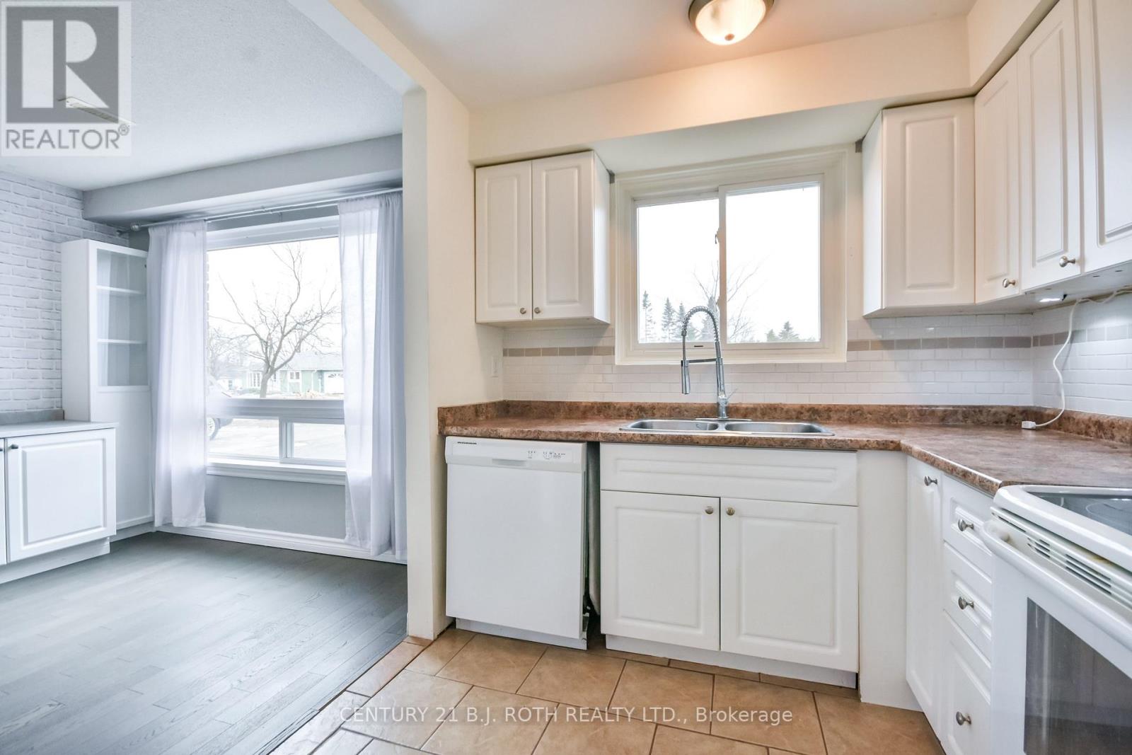 247 Letitia Street, Barrie, Ontario  L4N 4Y7 - Photo 8 - S12074382