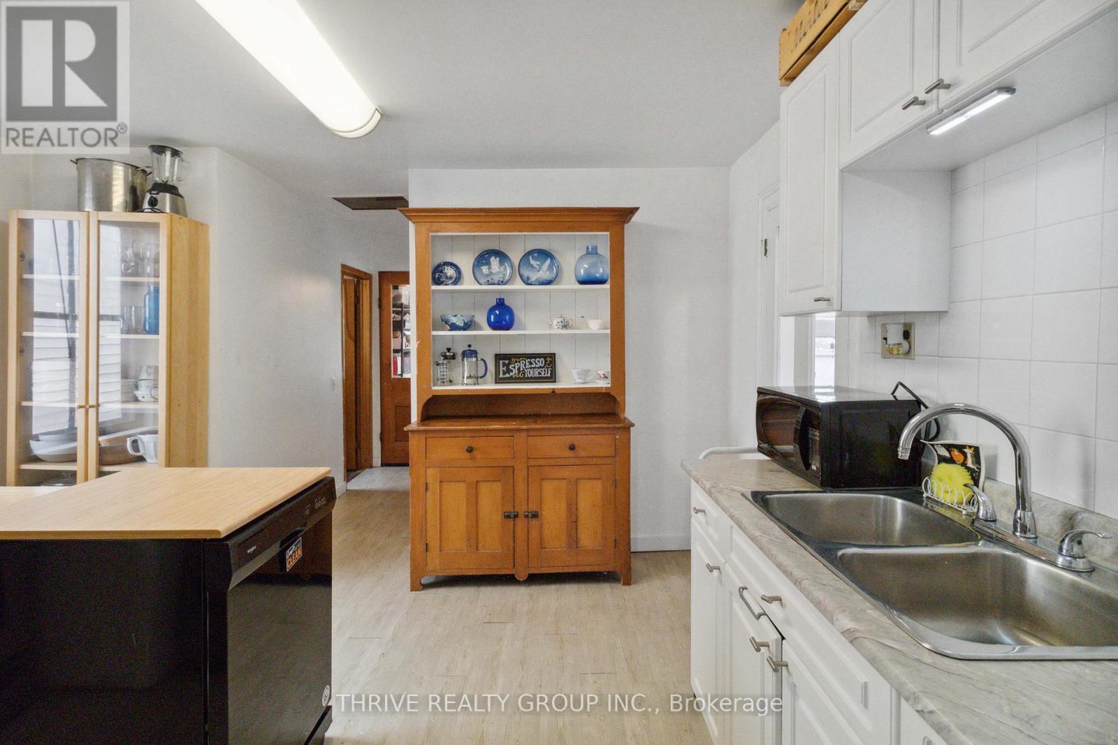 187 William Street, London East, Ontario  N6B 3B6 - Photo 33 - X12129562