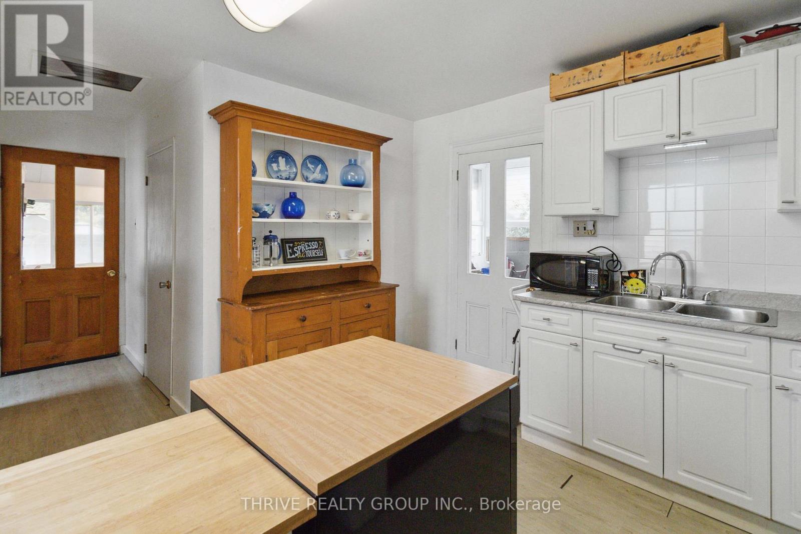 187 William Street, London East, Ontario  N6B 3B6 - Photo 38 - X12129562