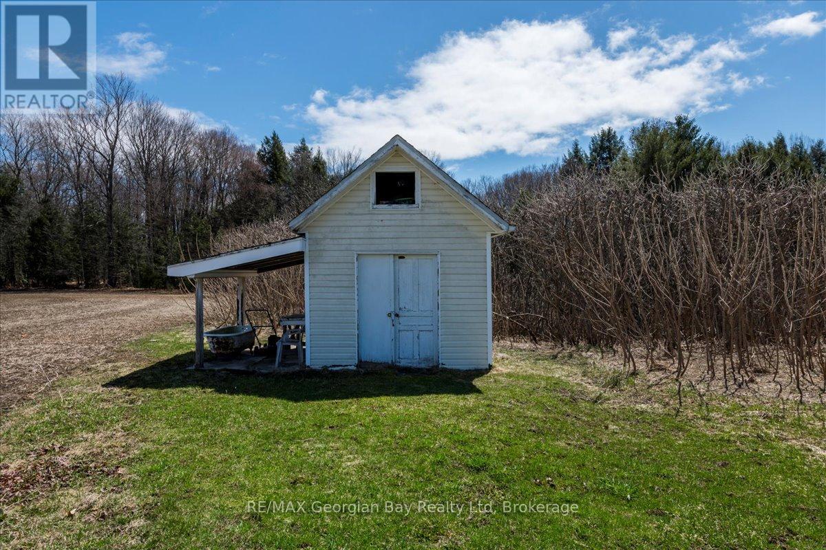 579 Marshall Road, Tiny, Ontario  L4R 0E3 - Photo 23 - S12105525