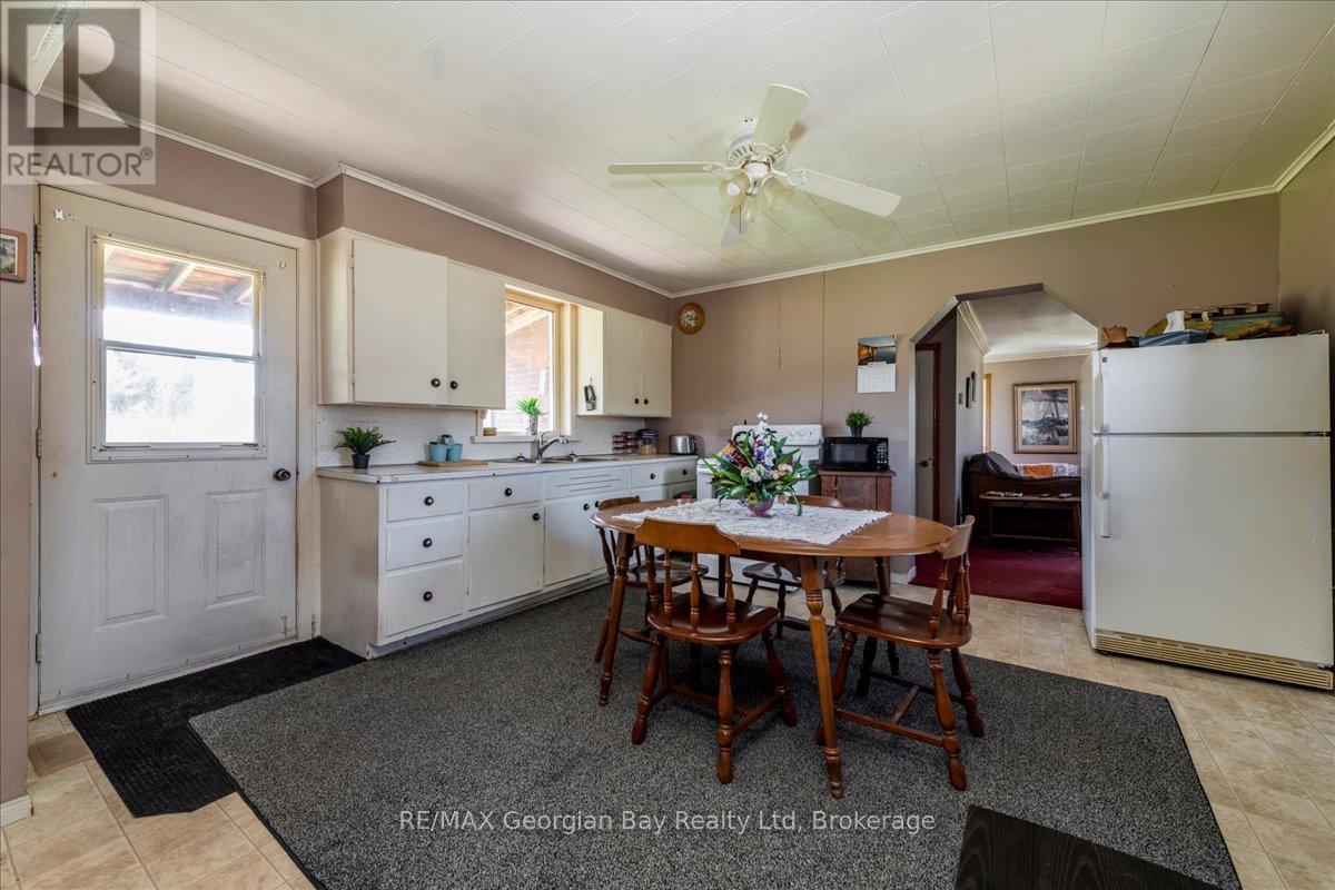 Property at 579 MARSHALL ROAD image 3