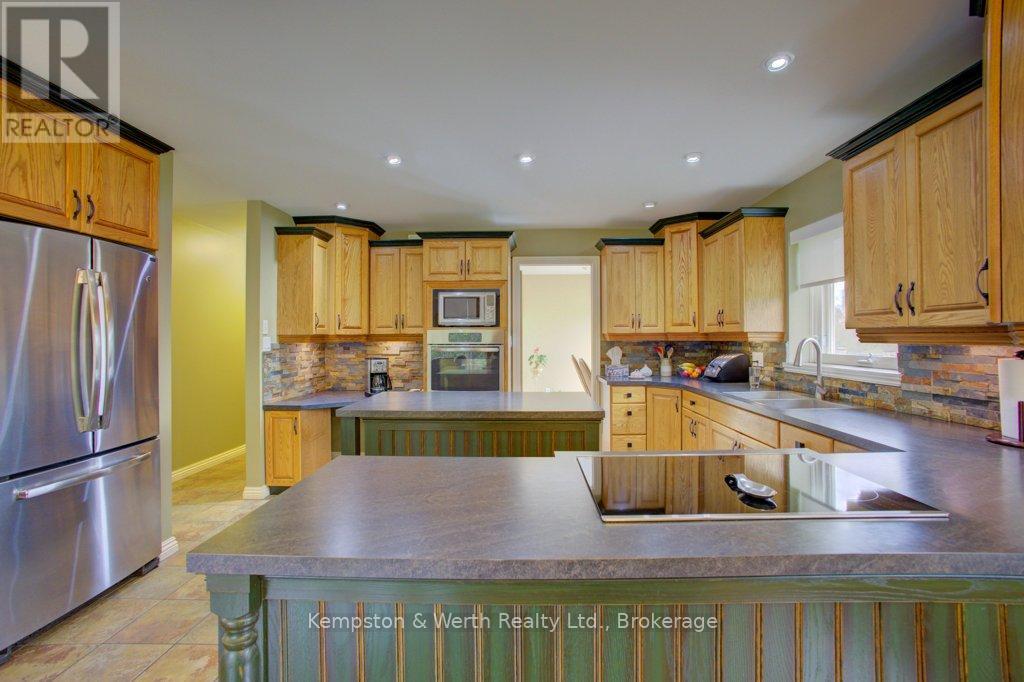 112 Old Bridge Road S, West Grey, Ontario  N4N 3B8 - Photo 10 - X12129544