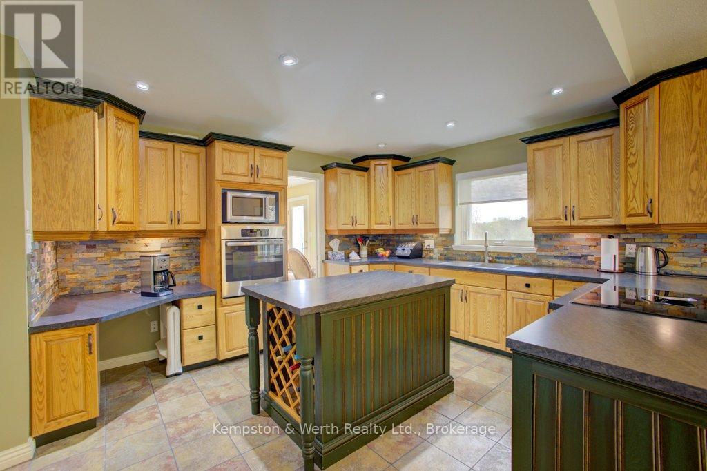 112 Old Bridge Road S, West Grey, Ontario  N4N 3B8 - Photo 11 - X12129544