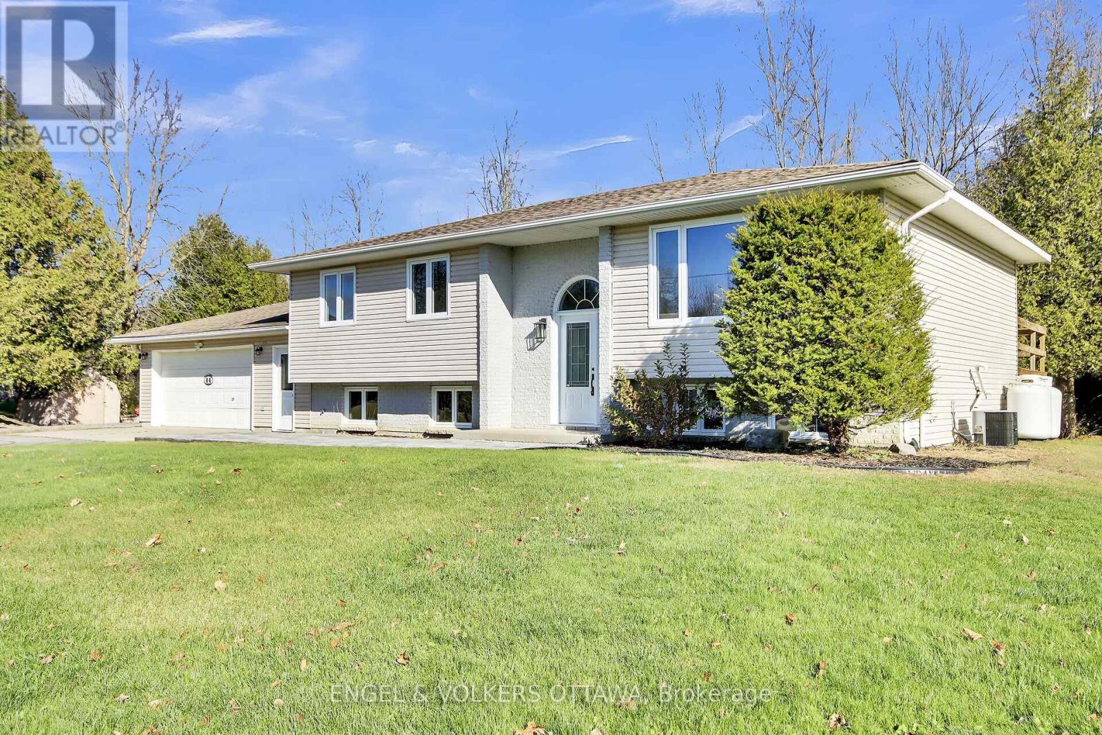 4715 Kelso Street E, Augusta, Ontario  K0E 1T0 - Photo 1 - X12129541