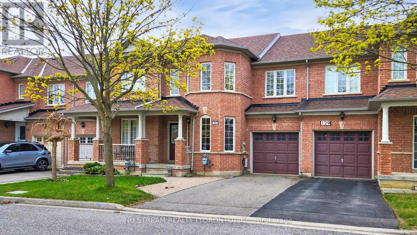 Property at 131 RIDEAU DRIVE image 1