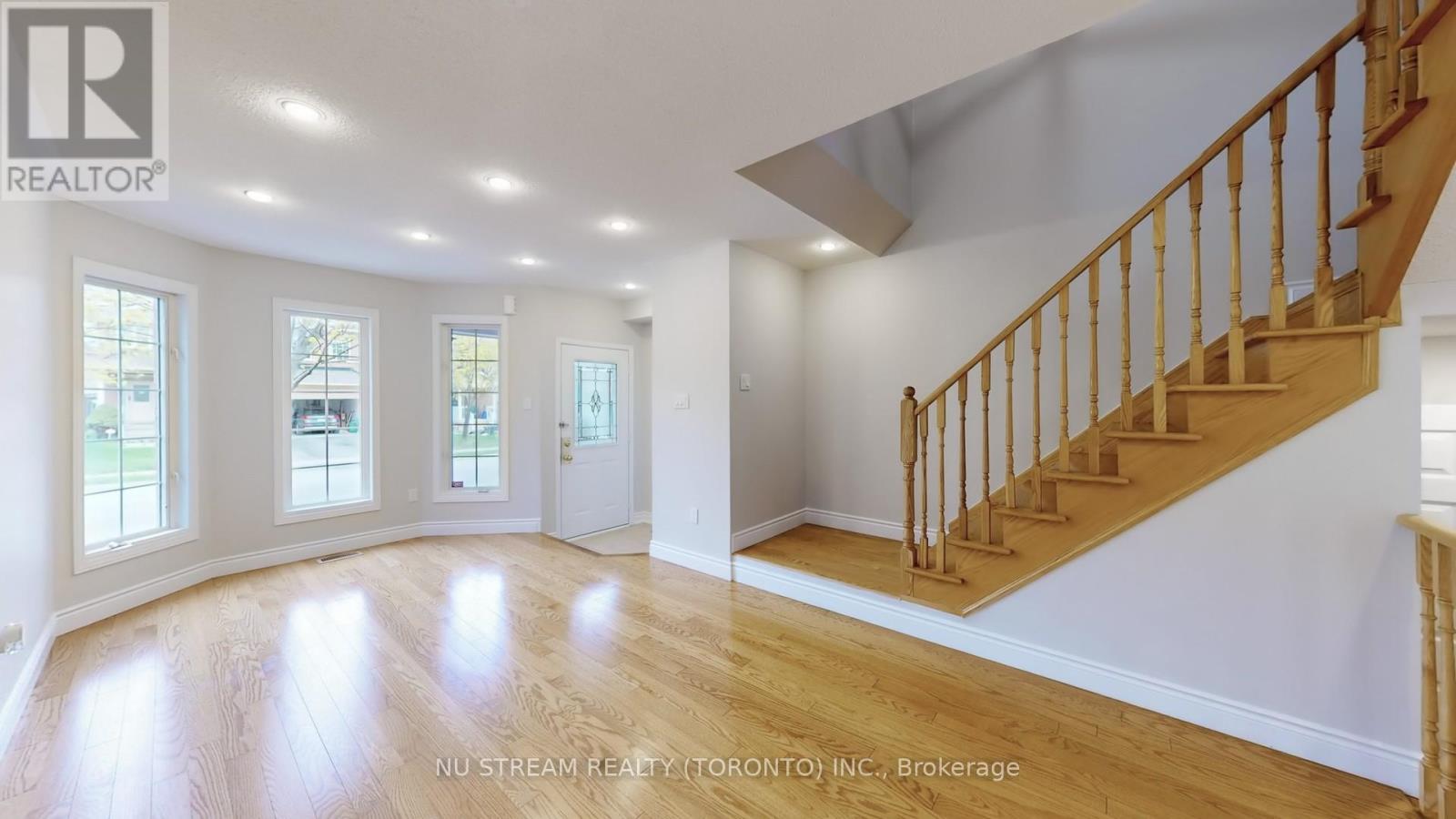 Property at 131 RIDEAU DRIVE image 4