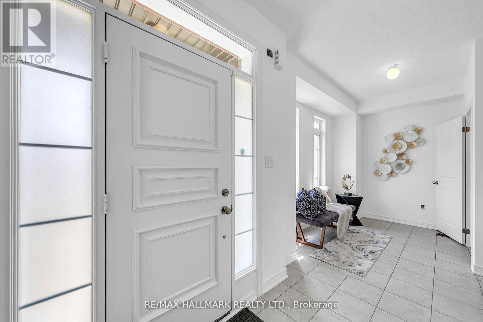 284 King Road, Richmond Hill, Ontario  L4E 1H3 - Photo 2 - N12129555