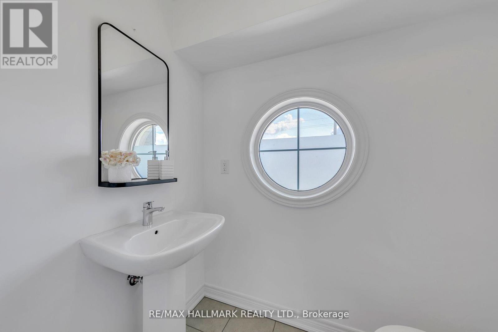 284 King Road, Richmond Hill, Ontario  L4E 1H3 - Photo 22 - N12129555