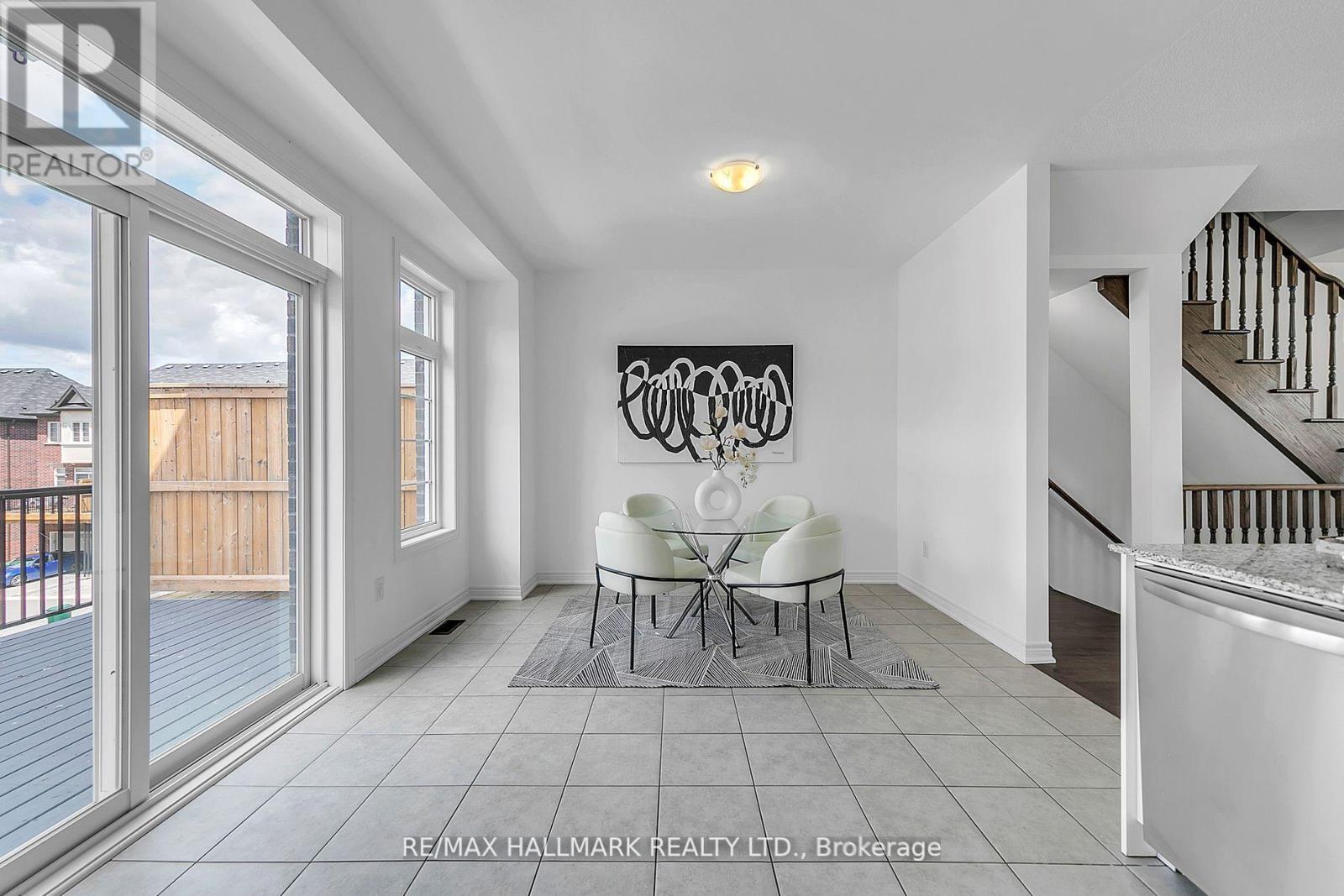 284 King Road, Richmond Hill, Ontario  L4E 1H3 - Photo 7 - N12129555