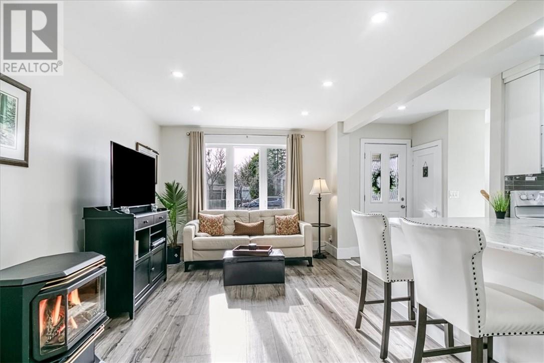 Property at 372 Whittaker Street image 5