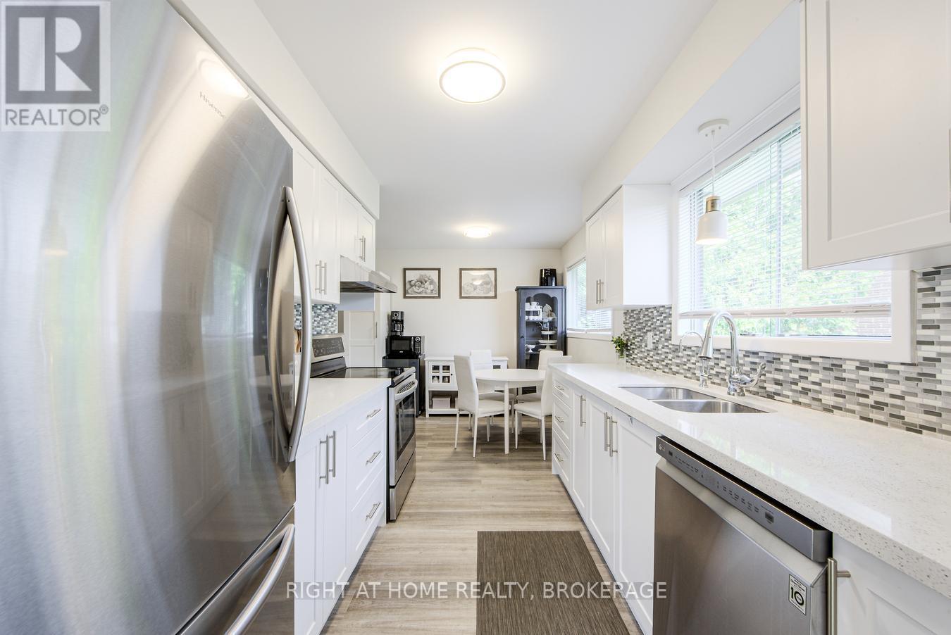 243 Appleby Line, Burlington, Ontario  L7L 2X3 - Photo 18 - W12129510