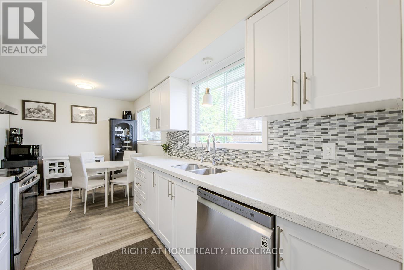 243 Appleby Line, Burlington, Ontario  L7L 2X3 - Photo 19 - W12129510