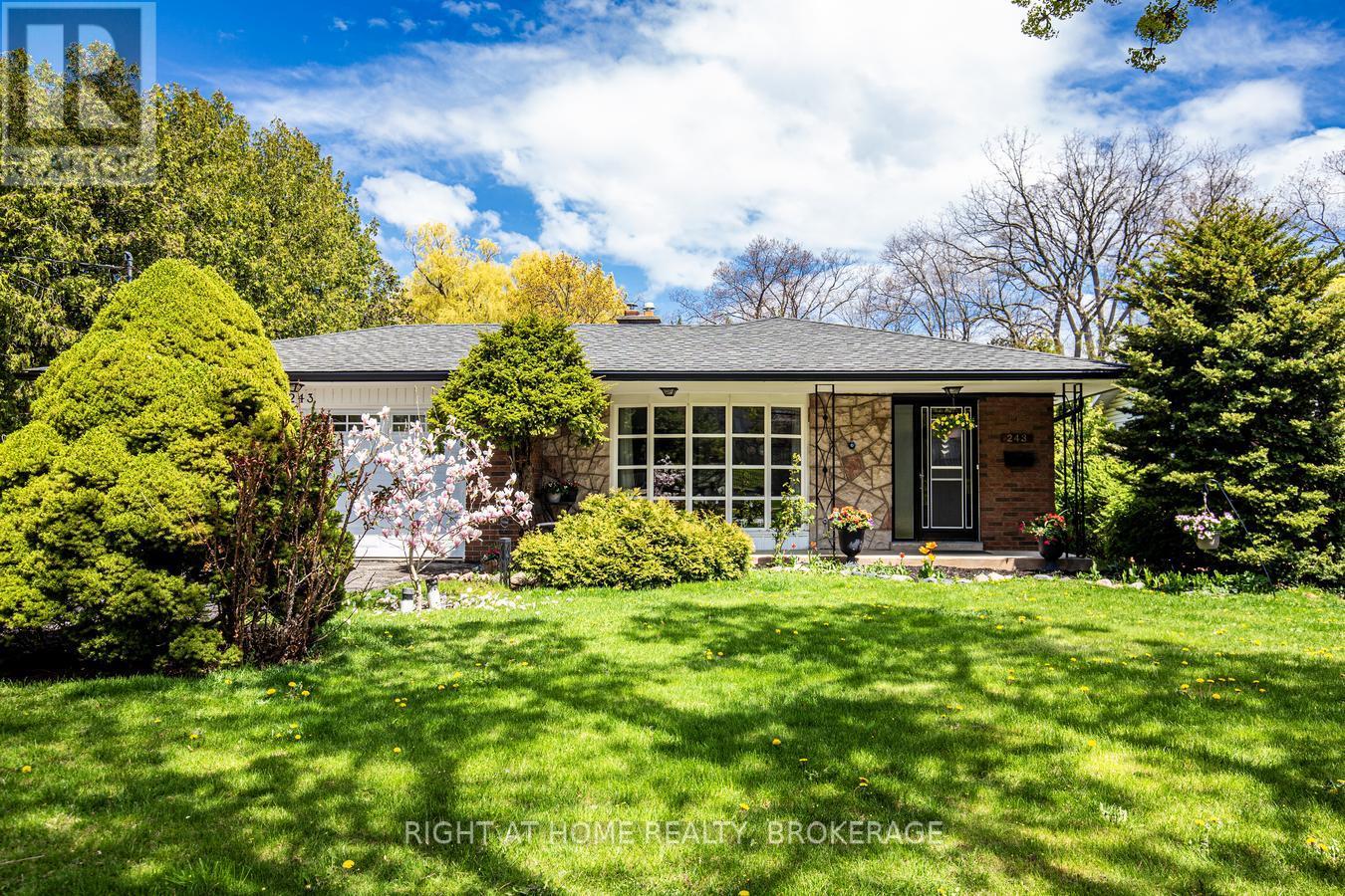 243 Appleby Line, Burlington, Ontario  L7L 2X3 - Photo 2 - W12129510