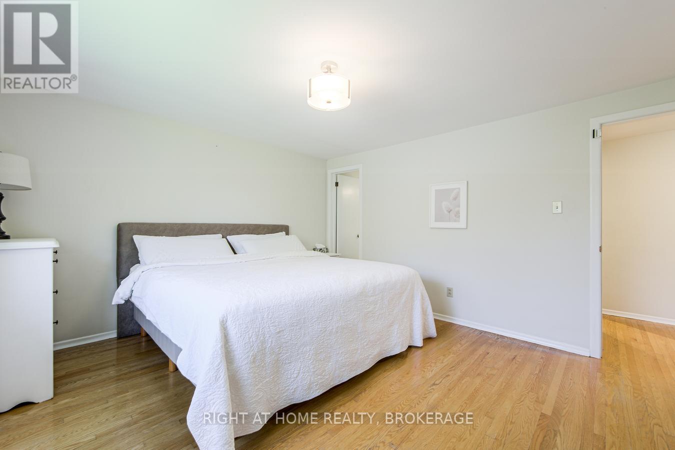 243 Appleby Line, Burlington, Ontario  L7L 2X3 - Photo 24 - W12129510