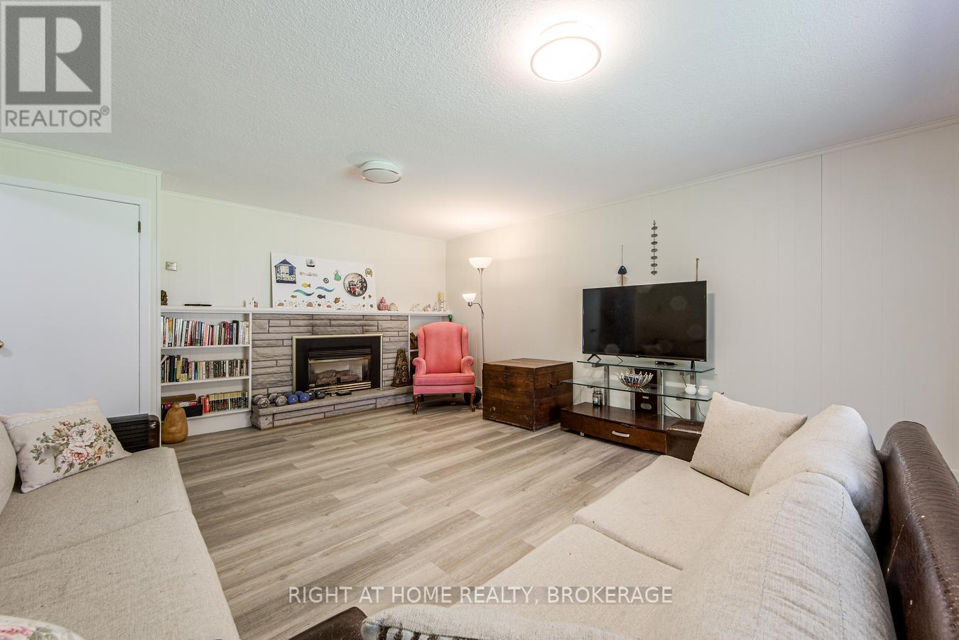 243 Appleby Line, Burlington, Ontario  L7L 2X3 - Photo 31 - W12129510
