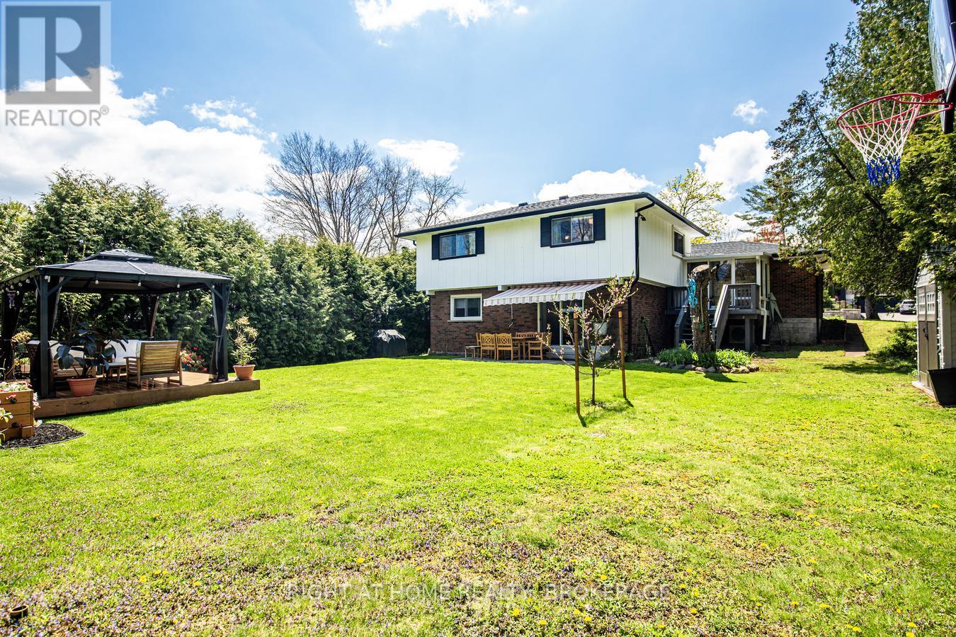 243 Appleby Line, Burlington, Ontario  L7L 2X3 - Photo 41 - W12129510