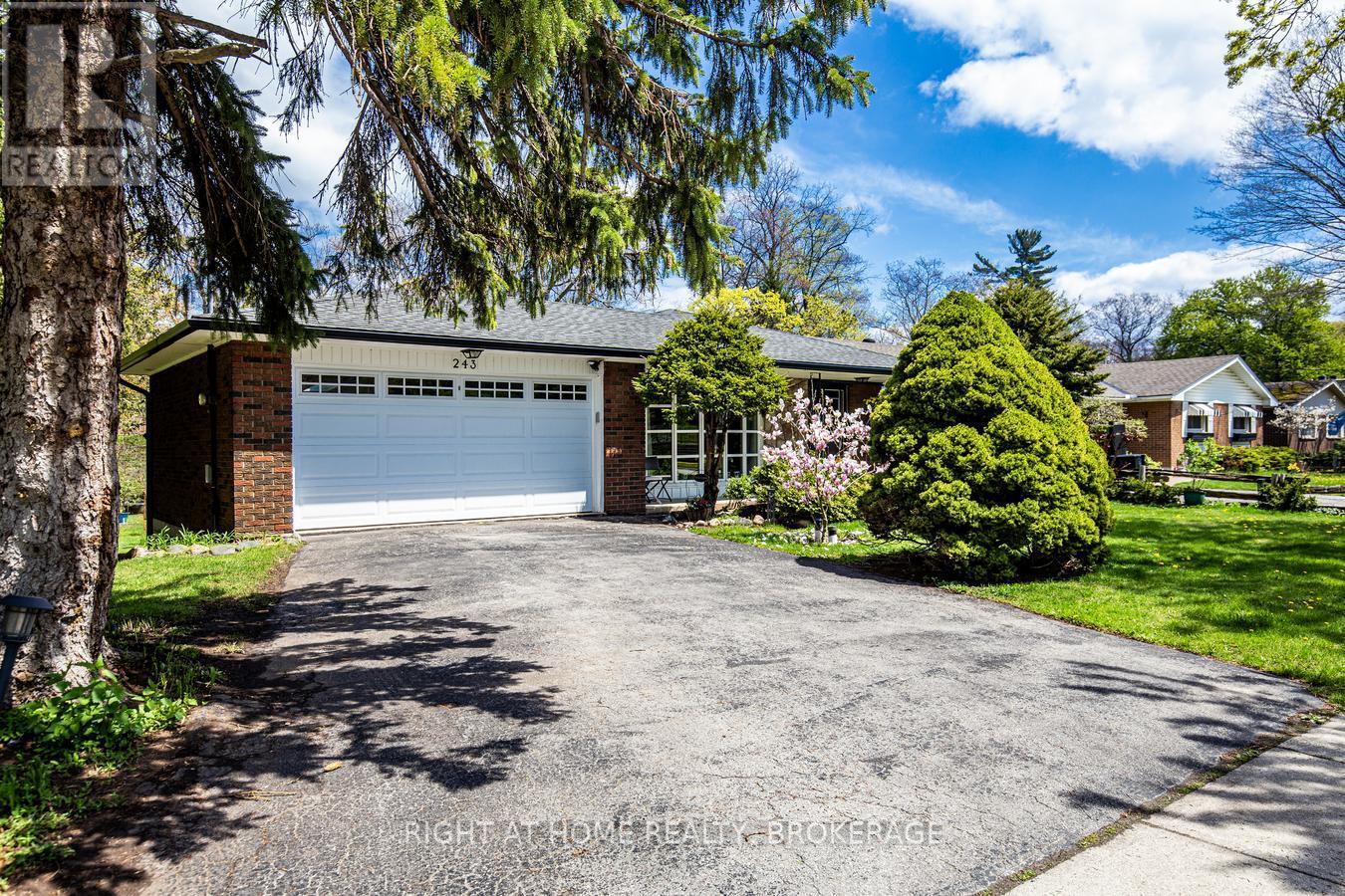 243 Appleby Line, Burlington, Ontario  L7L 2X3 - Photo 6 - W12129510
