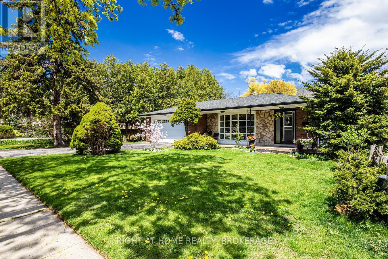 243 Appleby Line, Burlington, Ontario  L7L 2X3 - Photo 7 - W12129510