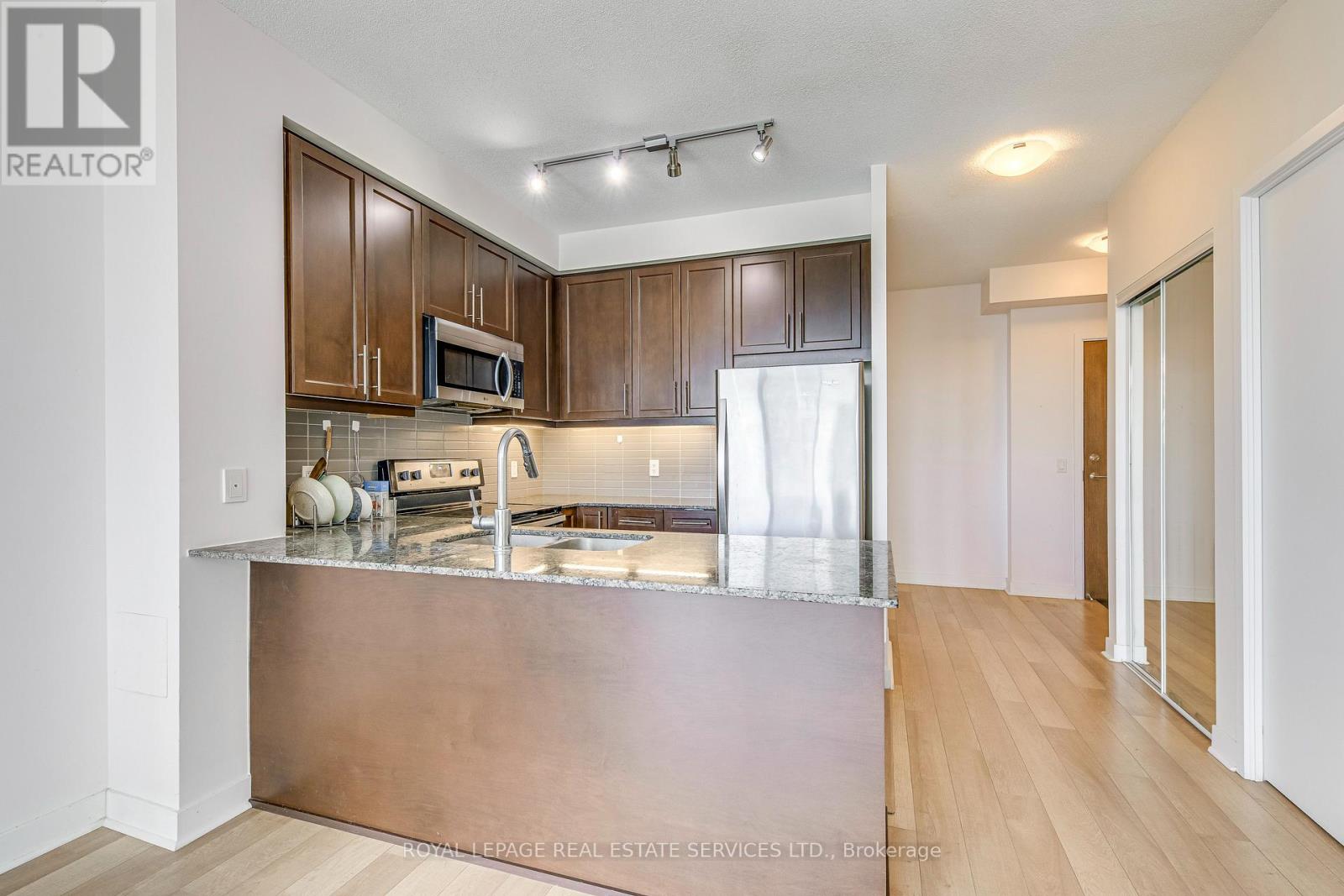 910 - 3975 Grand Park Drive, Mississauga, Ontario  L5B 4M6 - Photo 10 - W12129531