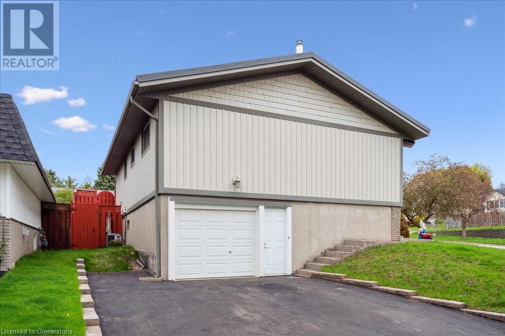 Property at 52 SOUTHWOOD Court image 5
