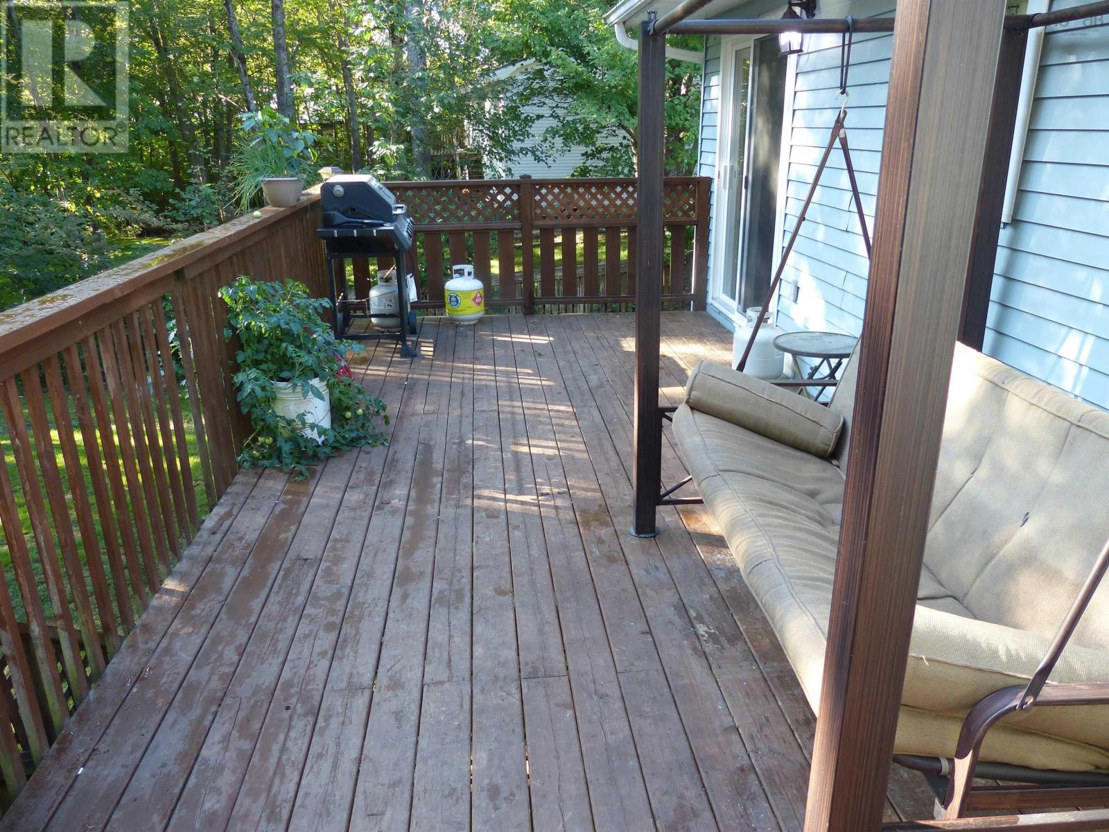 Property at 18 Lakeview Road image 4