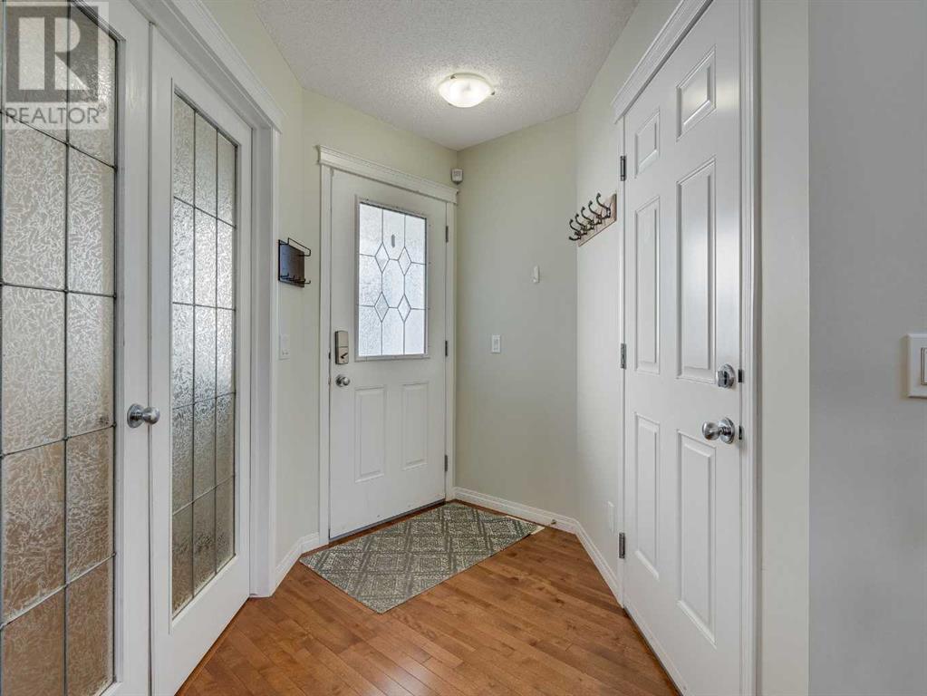 227 Cougar Plateau Way Sw, Calgary, Alberta  T3H 5S3 - Photo 3 - A2218291