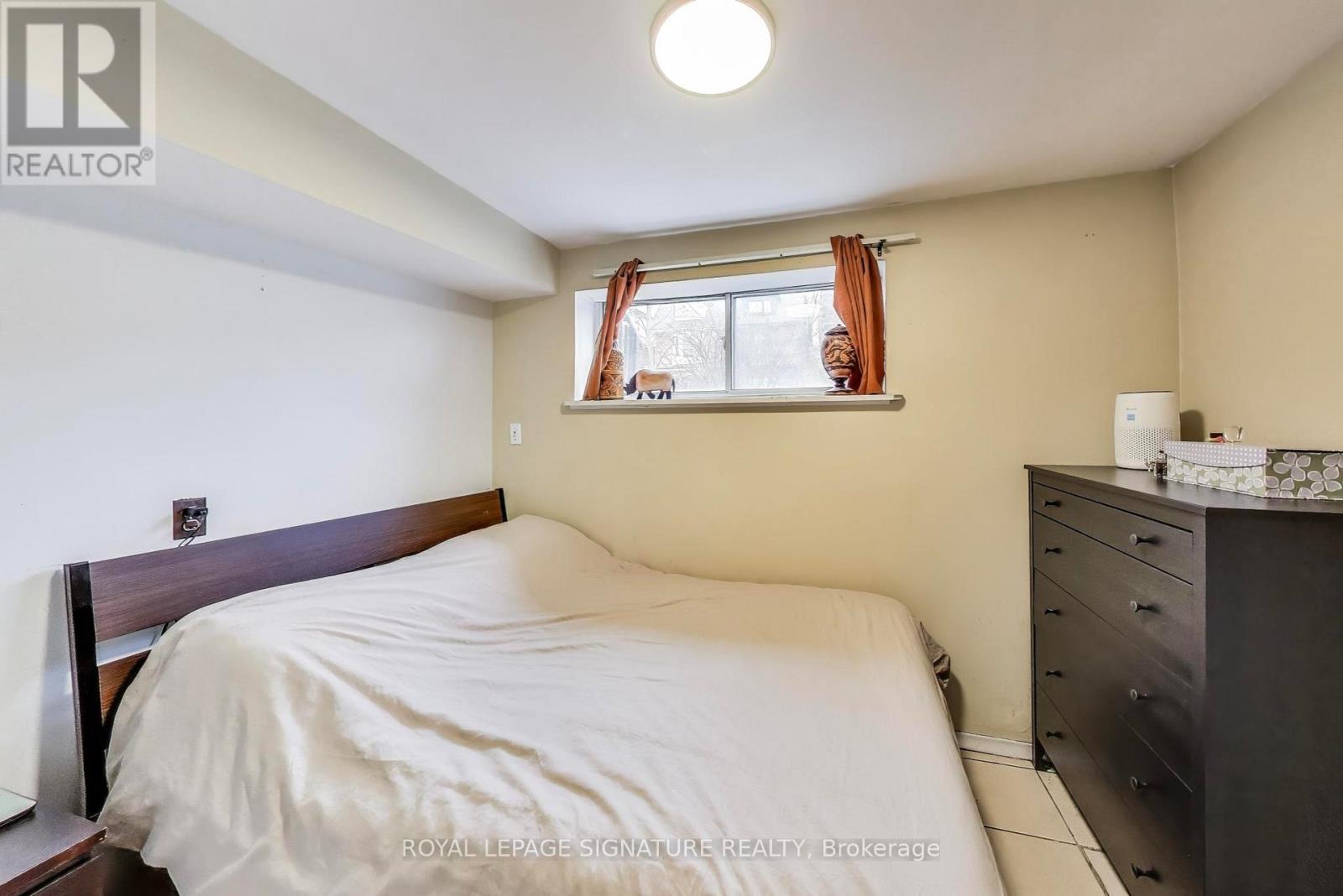 232 Pacific Avenue, Toronto, Ontario  M6P 2P5 - Photo 37 - W12112222