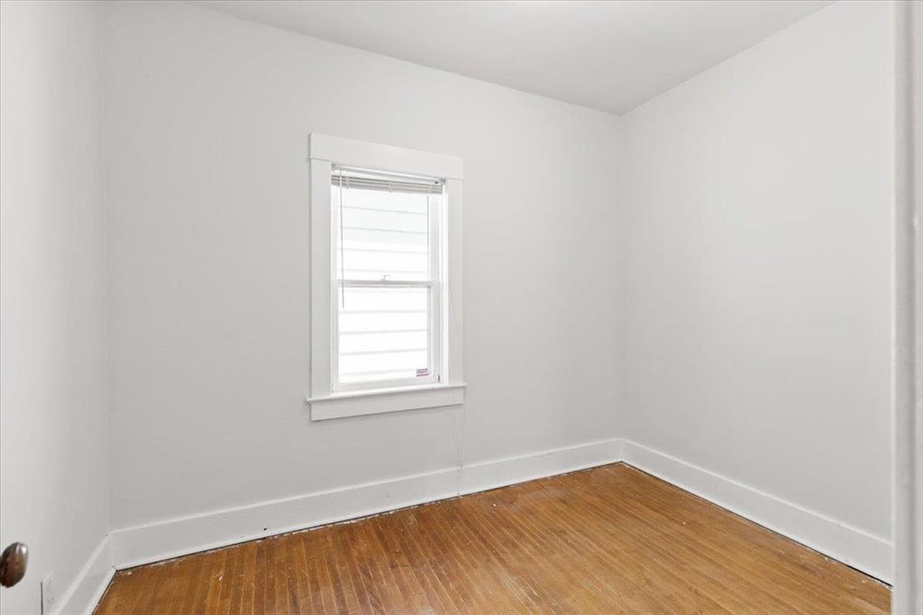 870 Valour Road, Winnipeg, Manitoba  R3G 3B4 - Photo 5 - 202509962