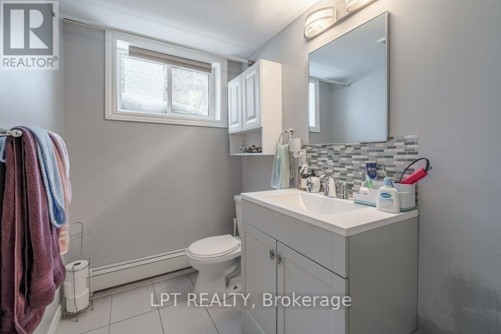 20 Elizabeth Avenue, Kingston, Ontario  K7M 3G8 - Photo 26 - X12127158