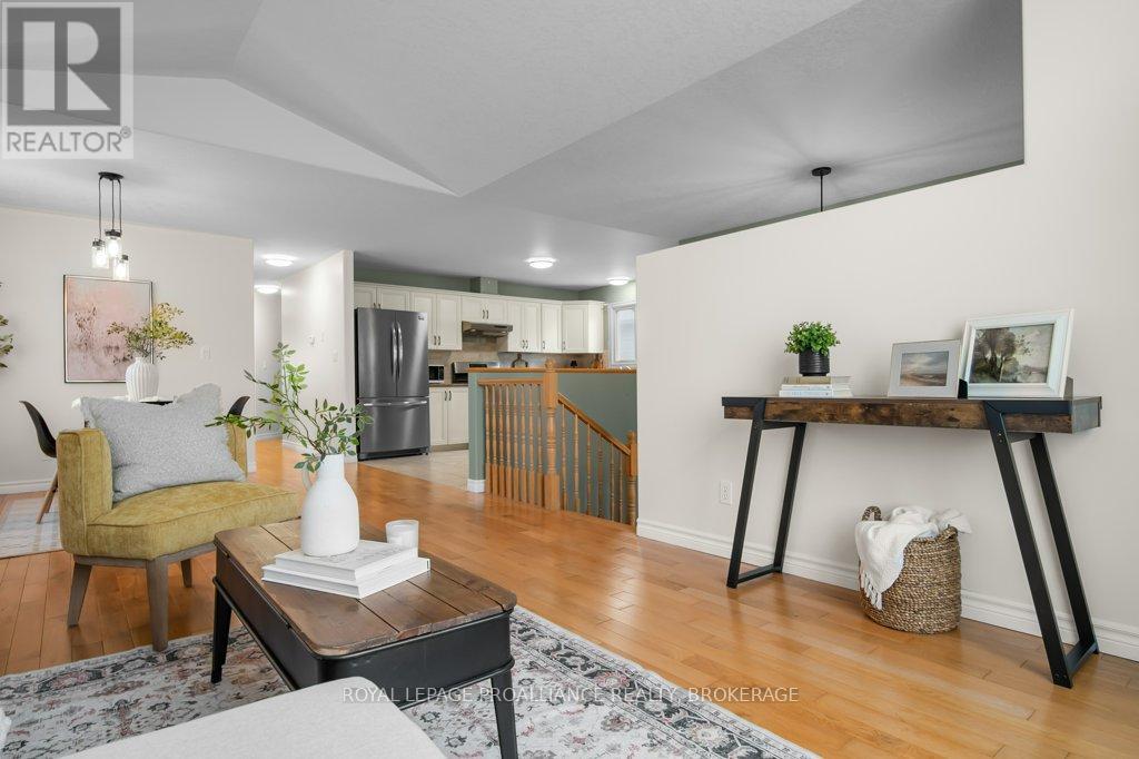 318 Boxwood Street, Kingston, Ontario  K7M 0B3 - Photo 11 - X12129595