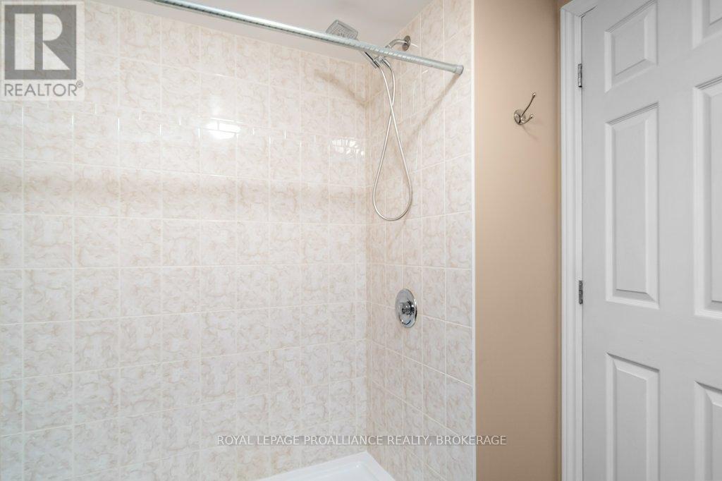 318 Boxwood Street, Kingston, Ontario  K7M 0B3 - Photo 30 - X12129595