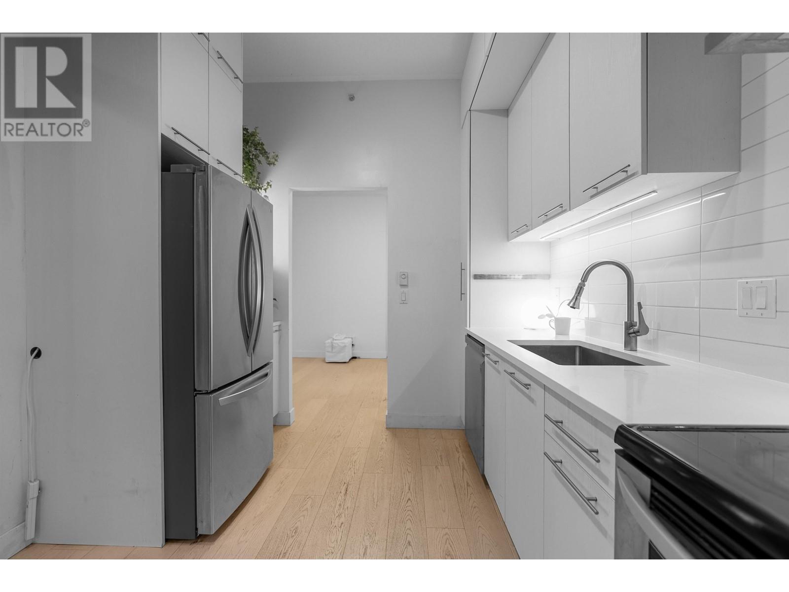 101 160 W Keith Road, North Vancouver, British Columbia  V7M 3M2 - Photo 6 - R2974978