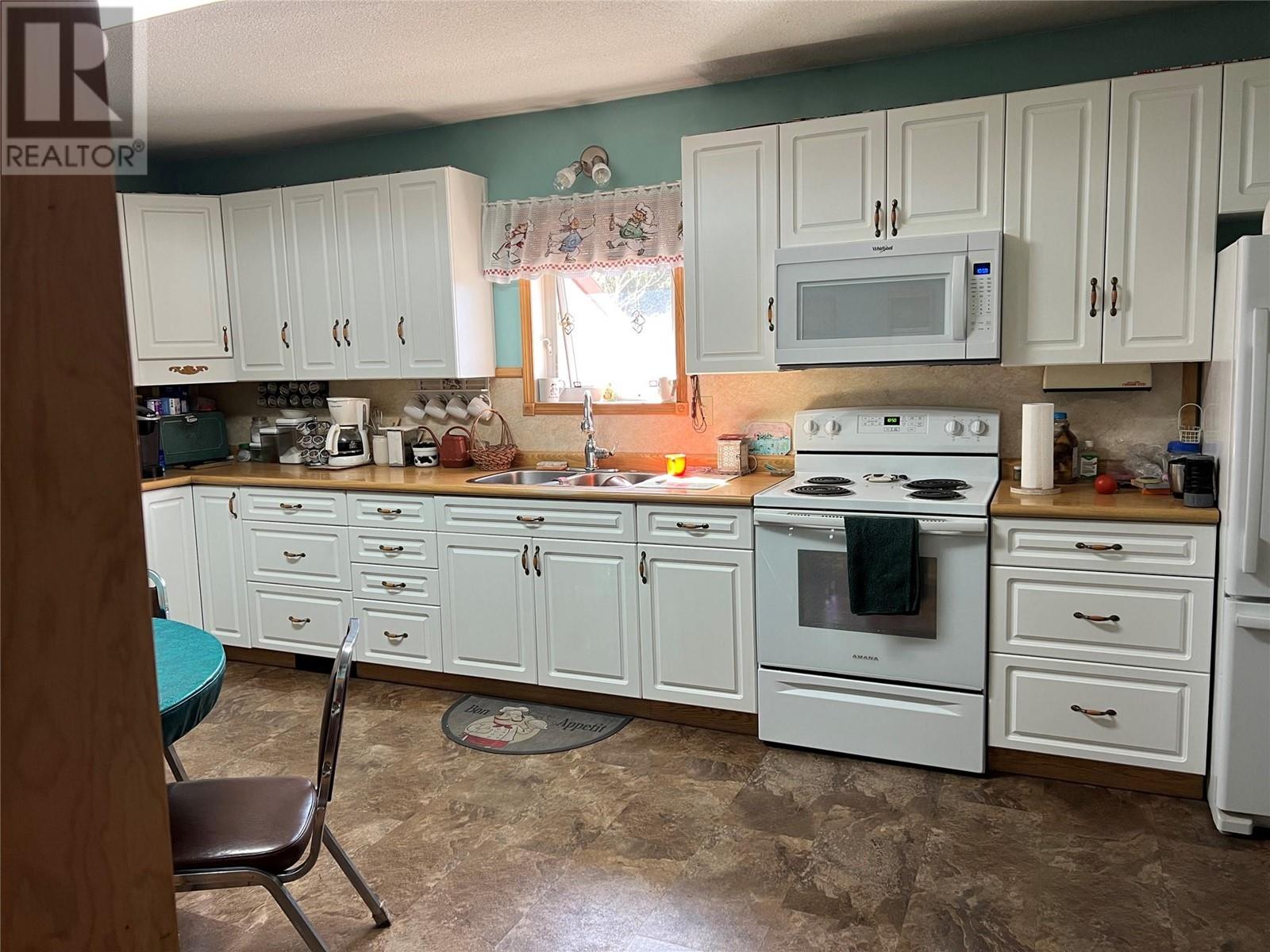 2400 208 Road, Dawson Creek, British Columbia  V1G 0B9 - Photo 10 - 10346401
